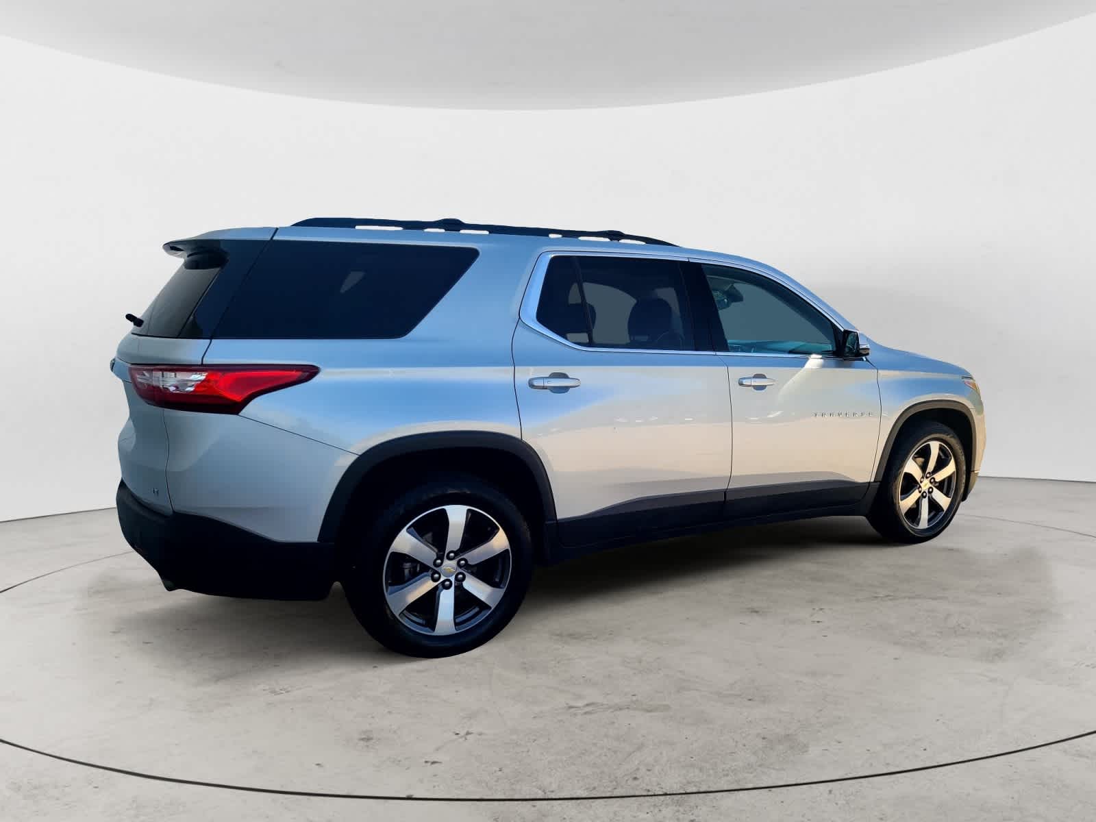Thumbnail: 2019 Chevrolet Traverse - 4