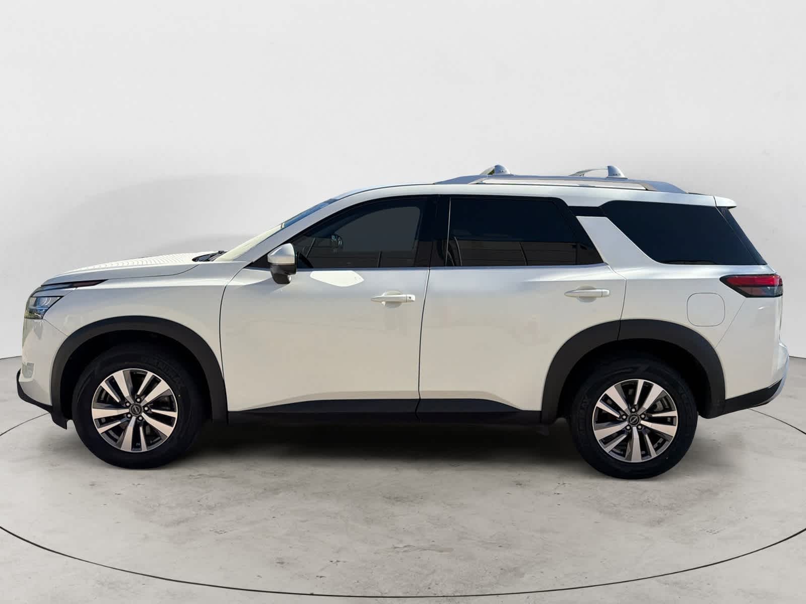 Thumbnail: 2023 Nissan Pathfinder - 2