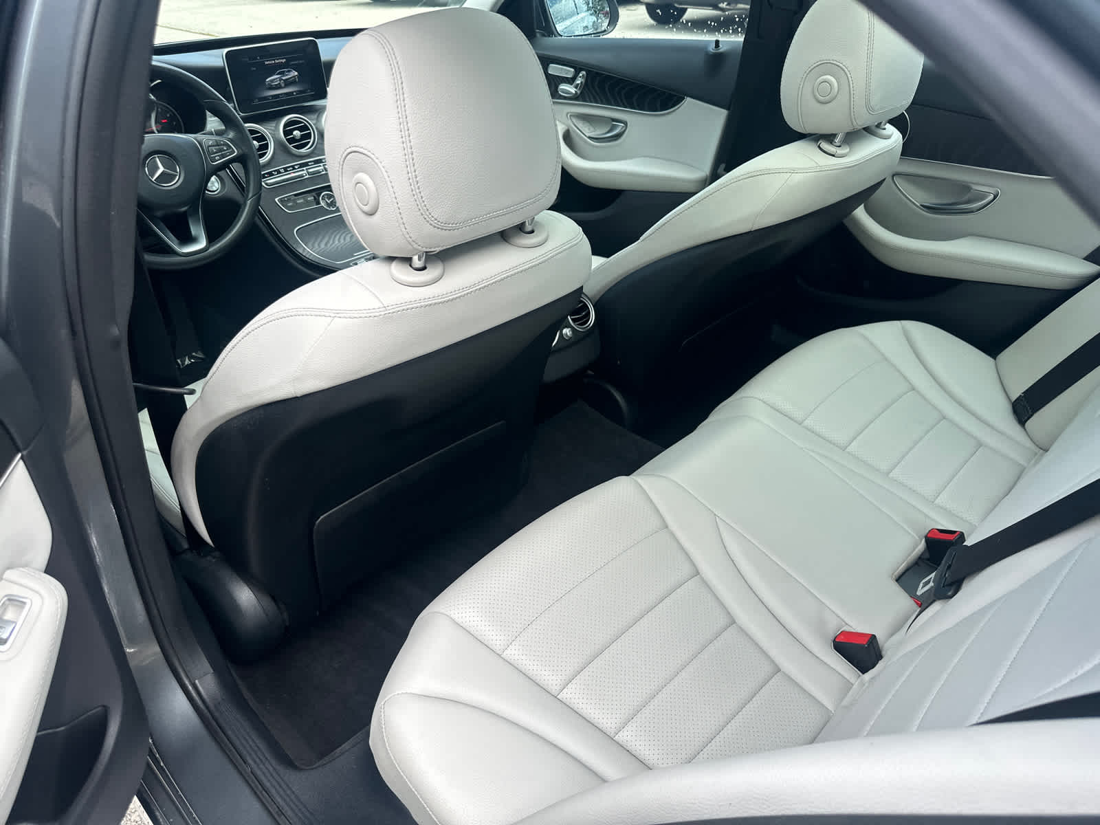 Thumbnail: 2017 Mercedes-Benz C-Class - 11