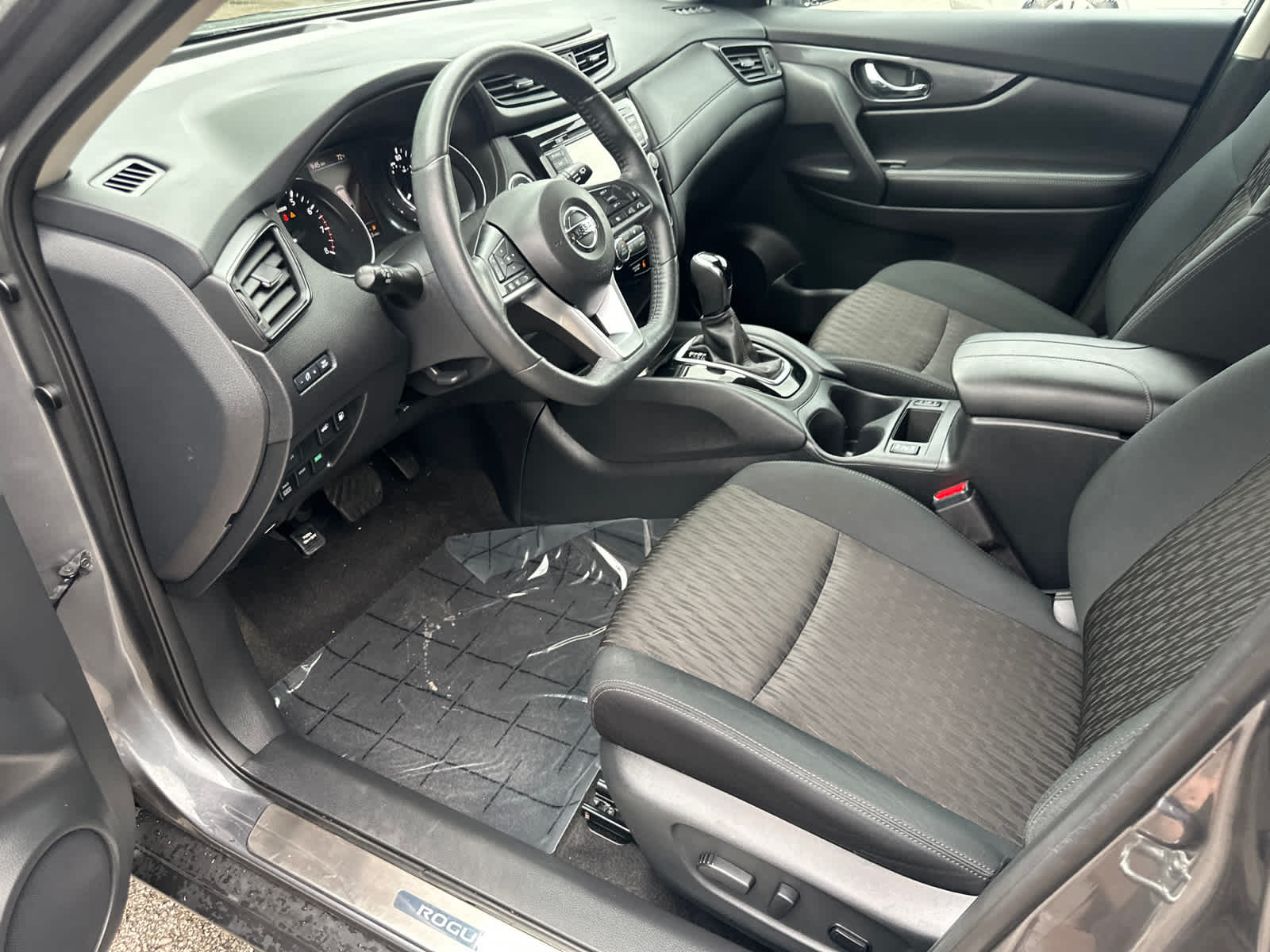 Thumbnail: 2018 Nissan Rogue - 17