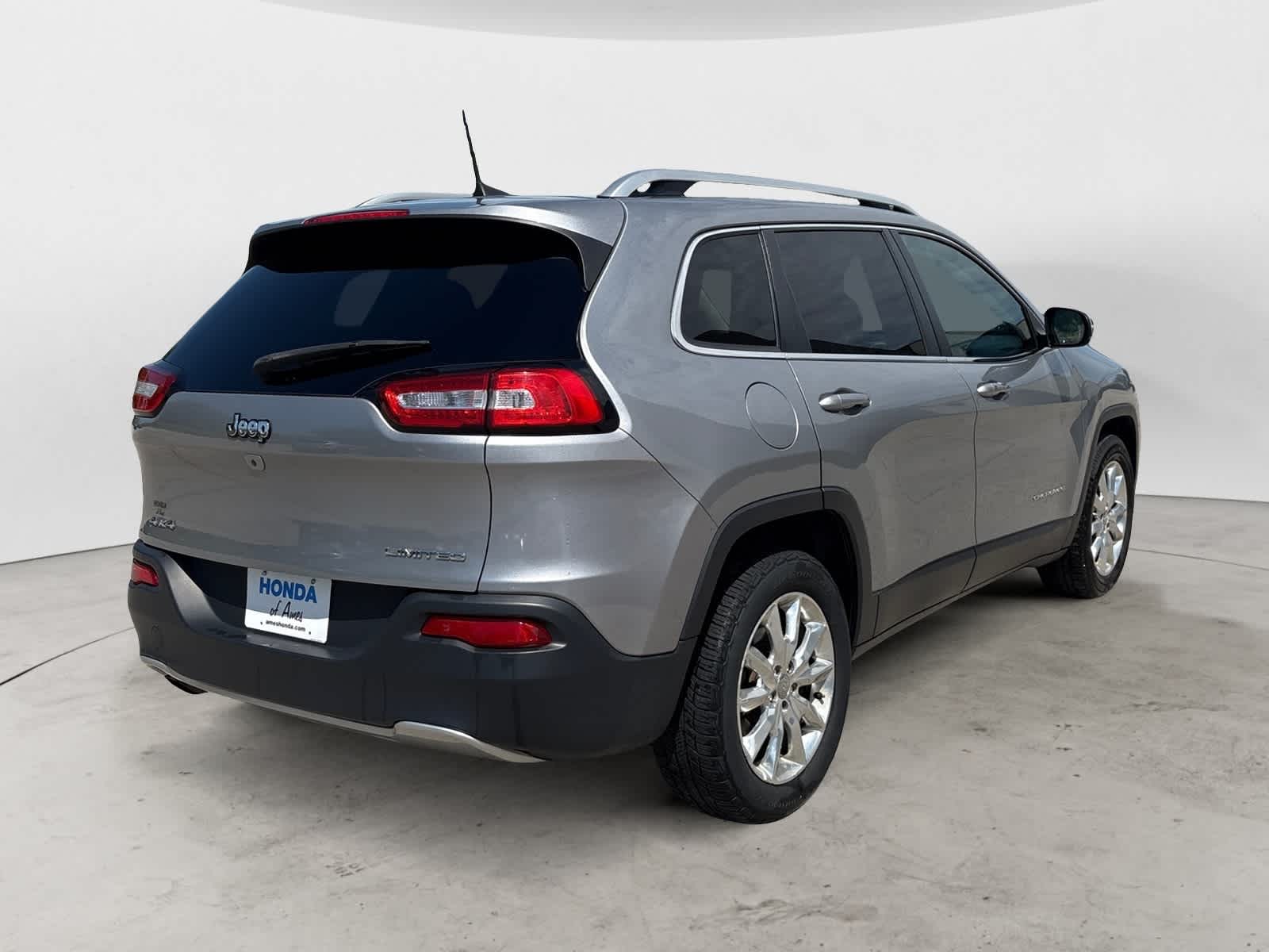 Thumbnail: 2017 Jeep Cherokee - 4