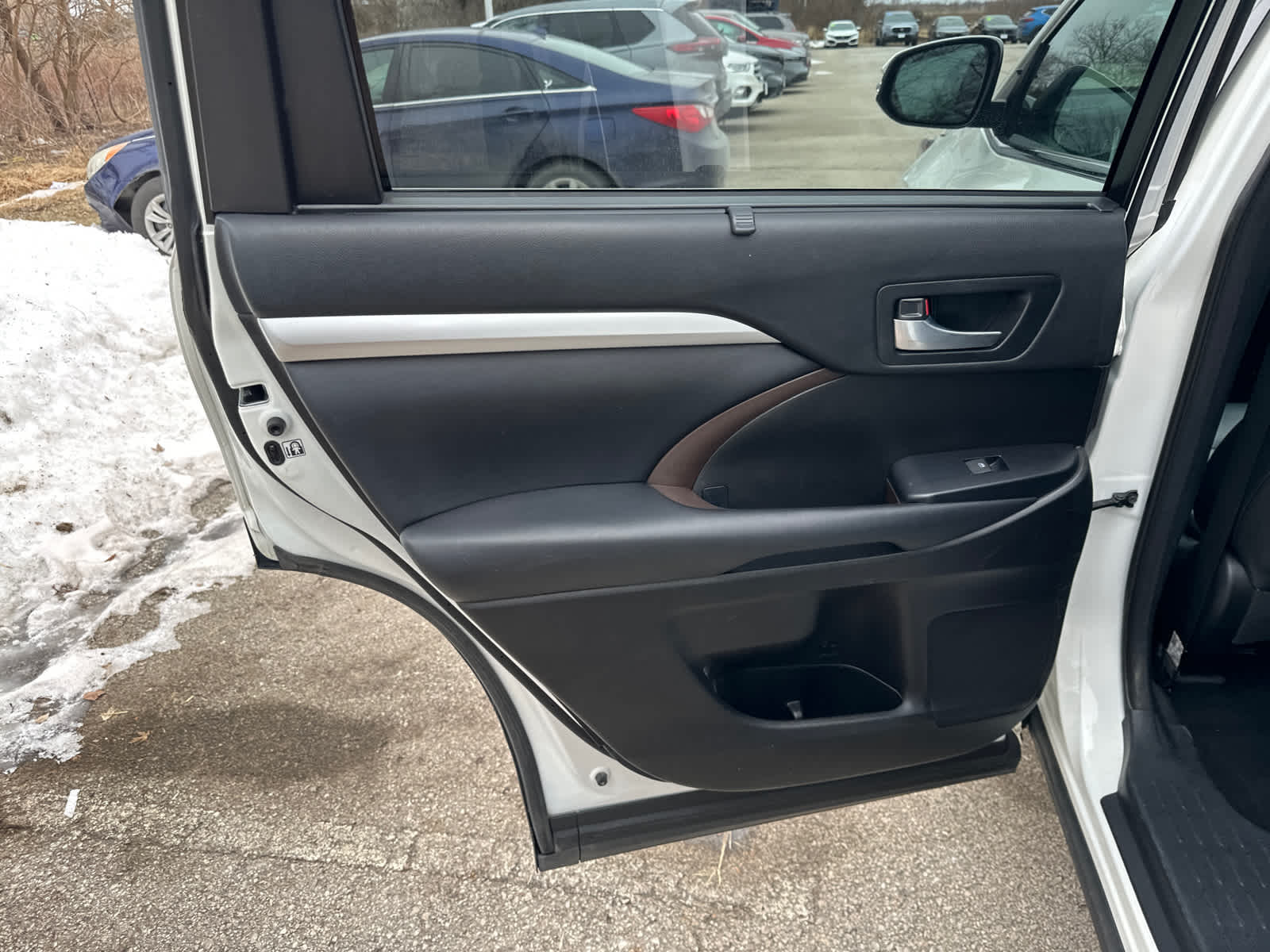 Thumbnail: 2018 Toyota Highlander - 14