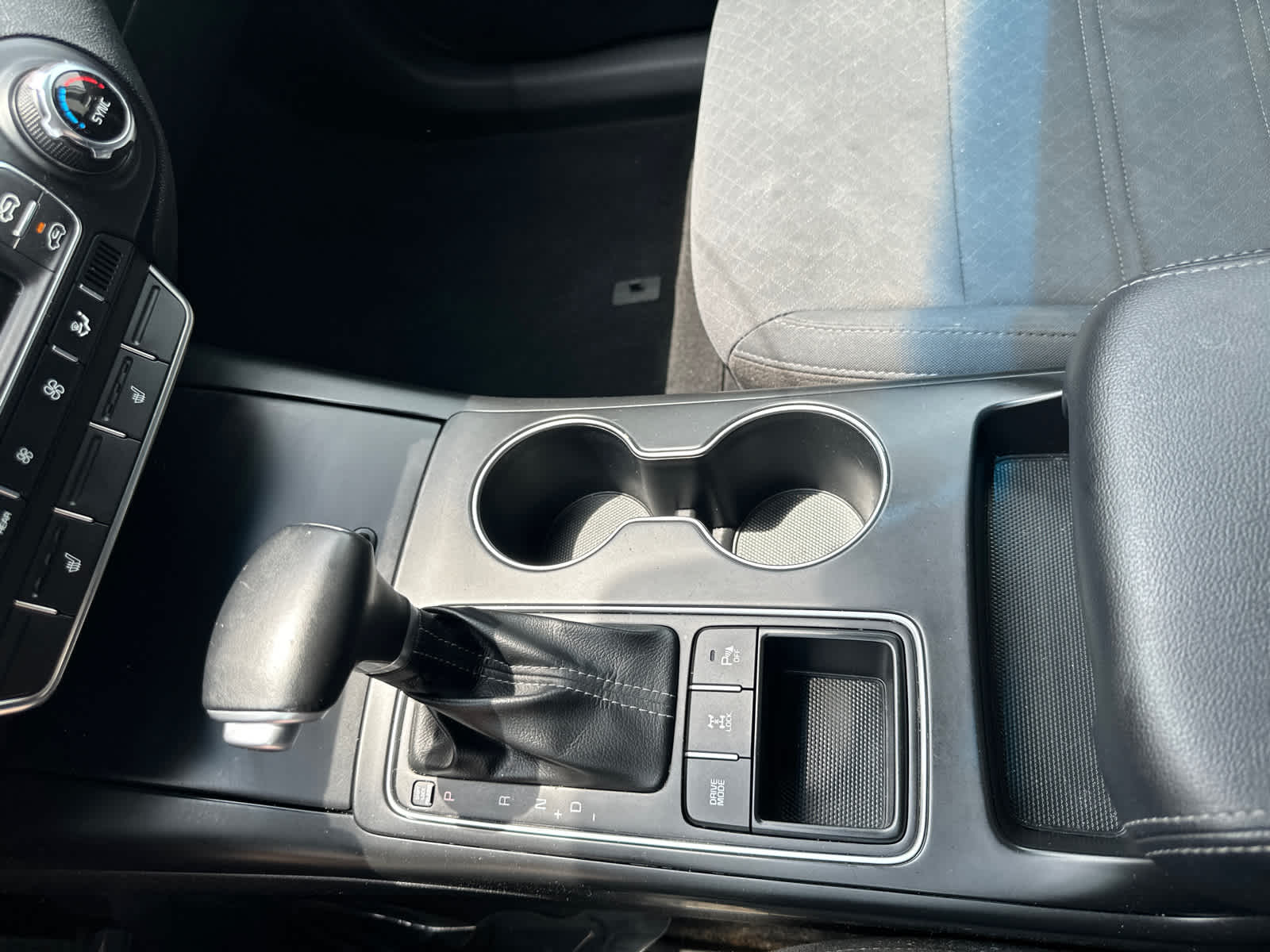 2019 Kia Sorento LX 23