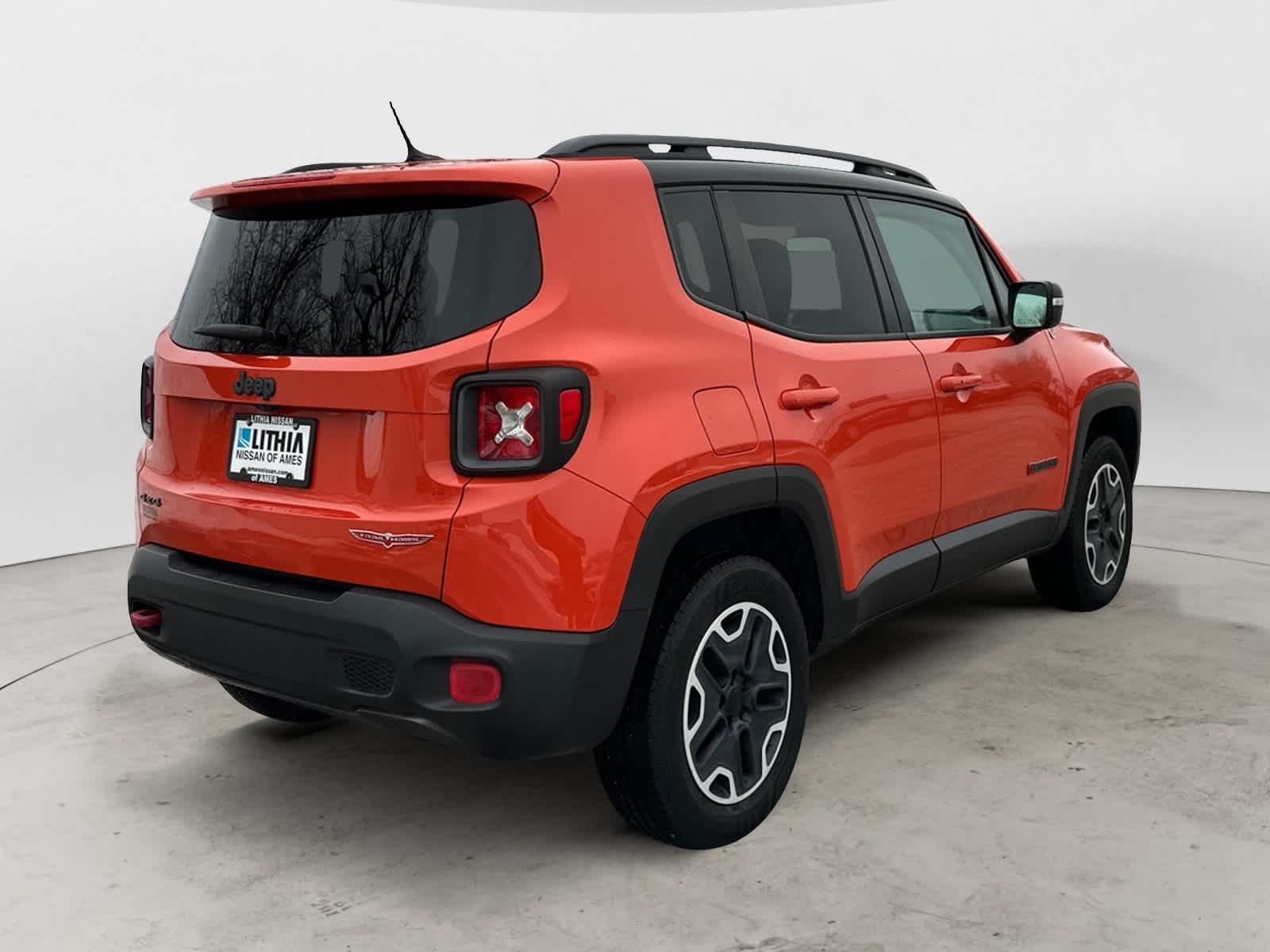 Thumbnail: 2015 Jeep Renegade - 3