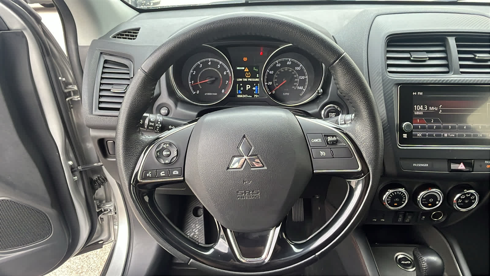 Thumbnail: 2019 Mitsubishi Outlander Sport - 15