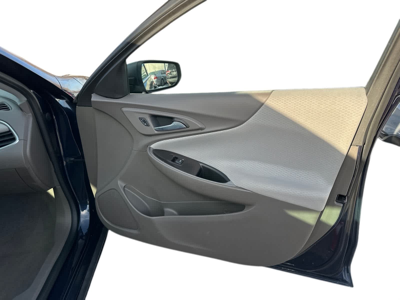 Thumbnail: 2016 Chevrolet Malibu - 5