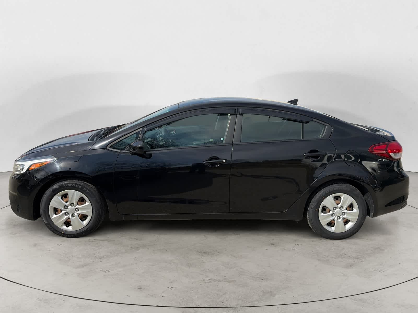 Thumbnail: 2017 Kia Forte - 2