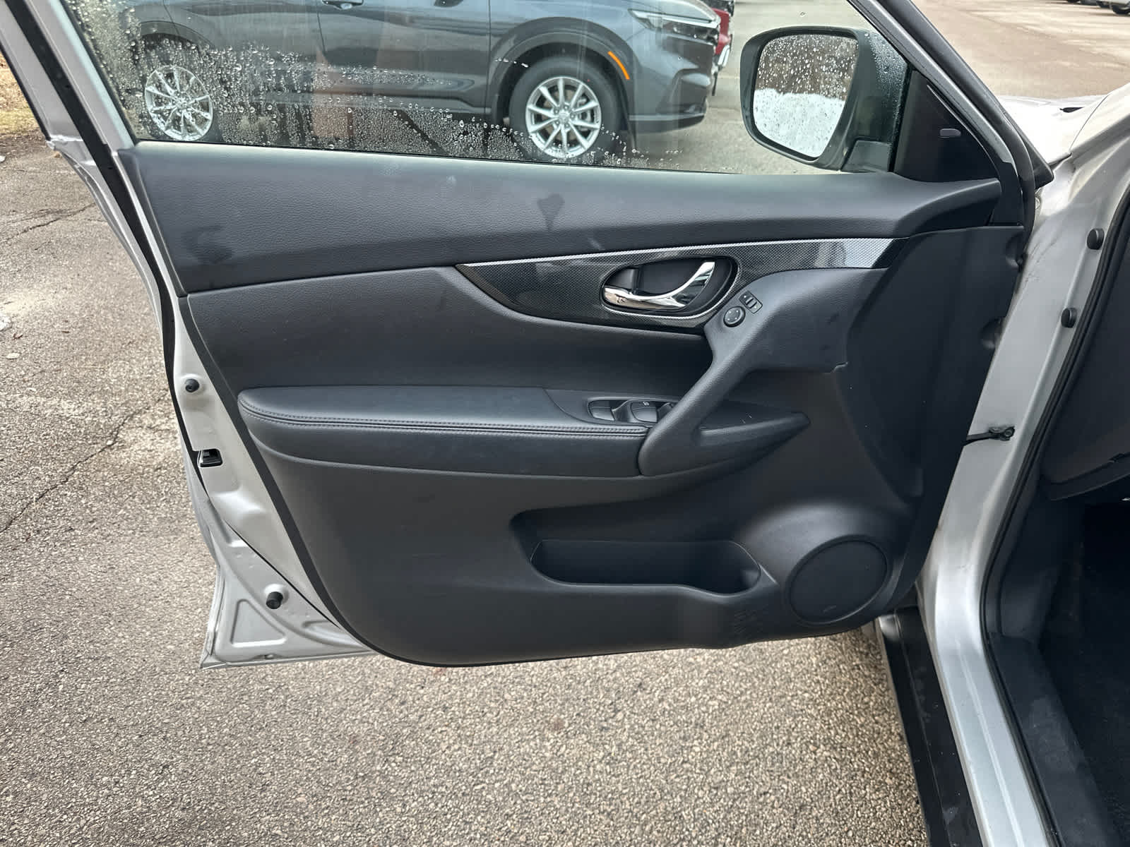 Thumbnail: 2015 Nissan Rogue - 12