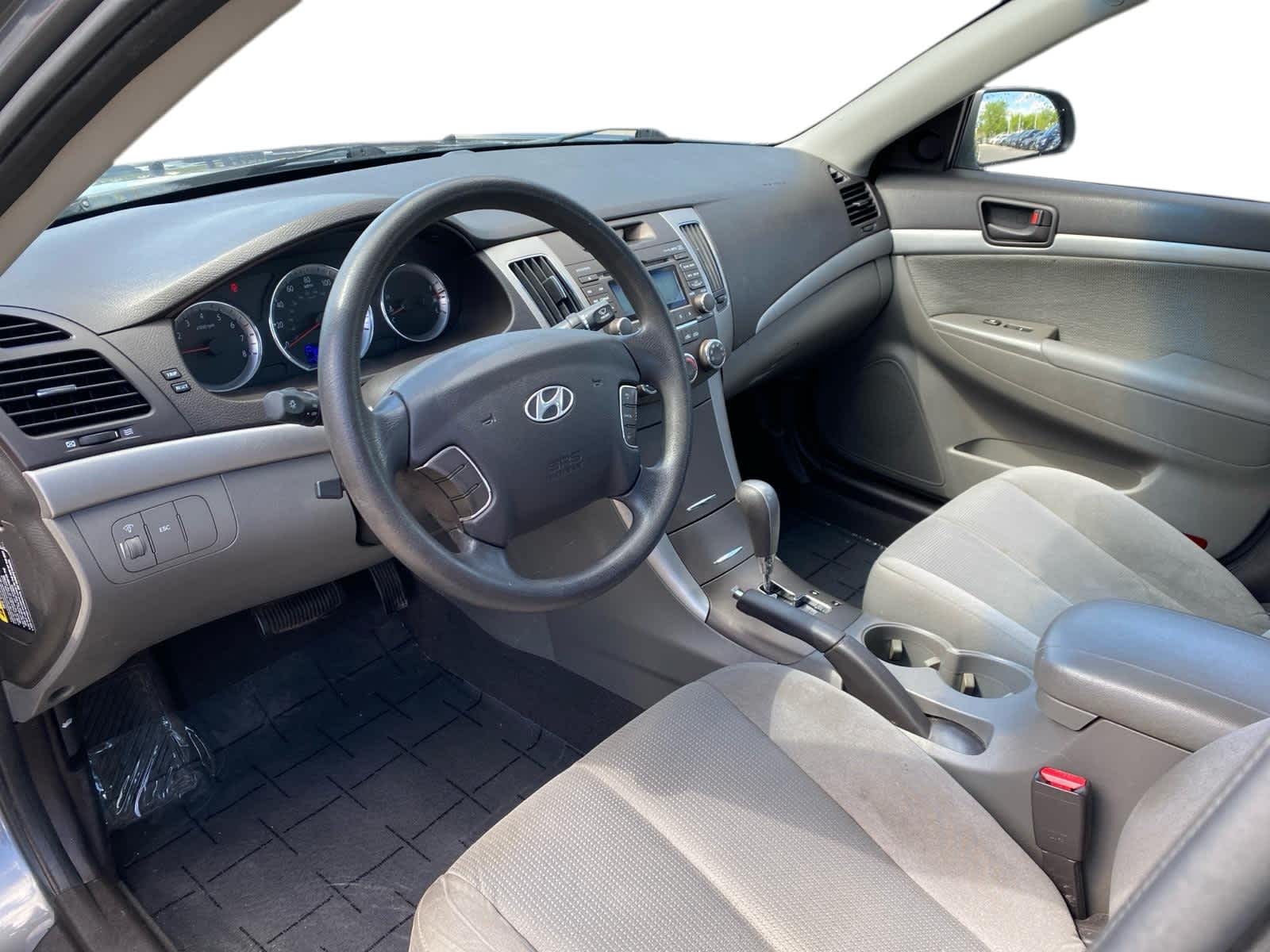 Thumbnail: 2010 Hyundai Sonata - 6