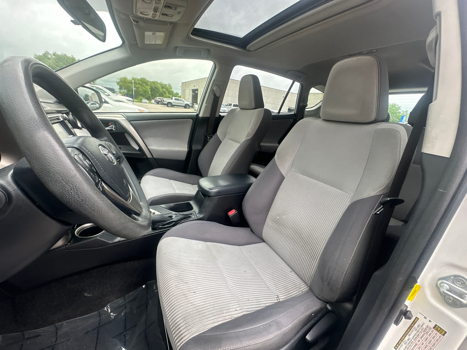 Thumbnail: 2014 Toyota RAV4 - 24