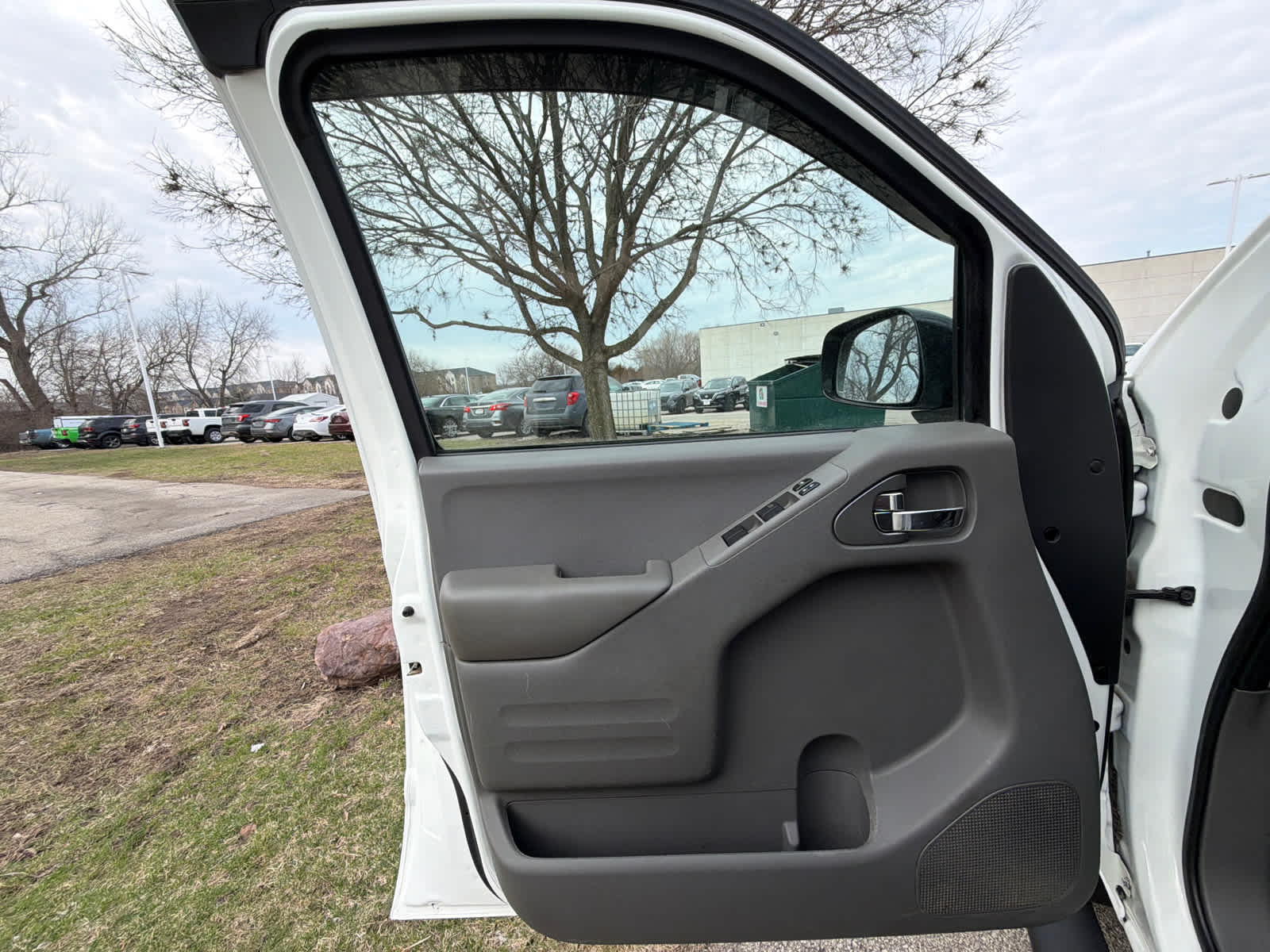 Thumbnail: 2020 Nissan Frontier - 15