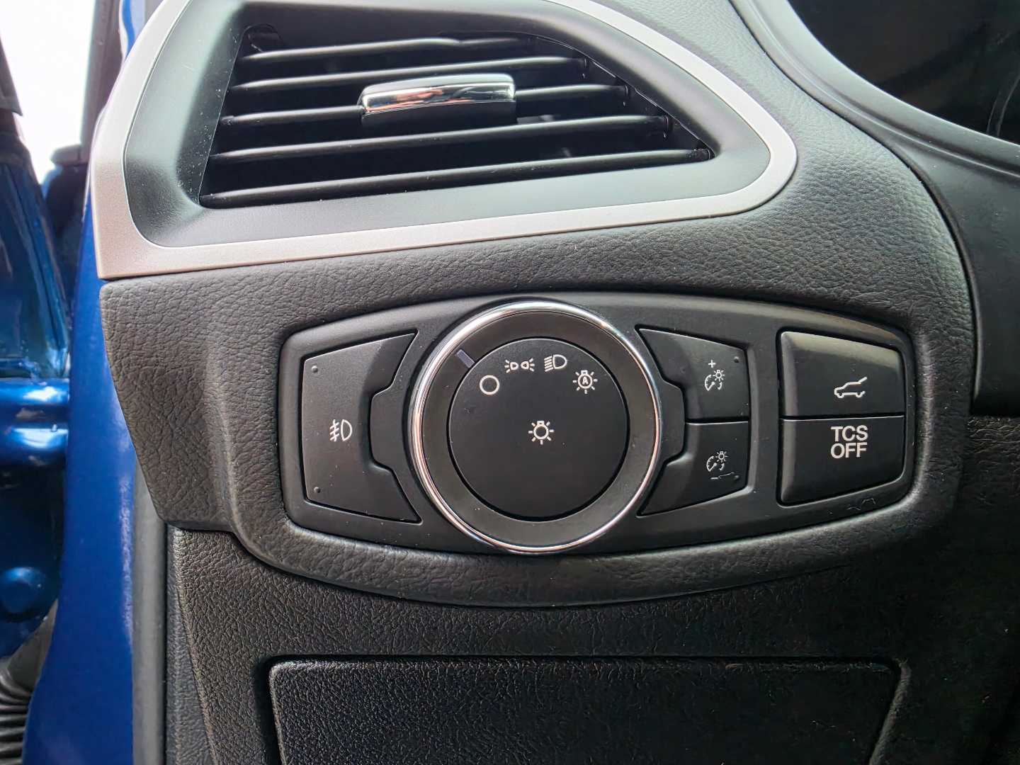 Thumbnail: 2022 Ford Edge - 20