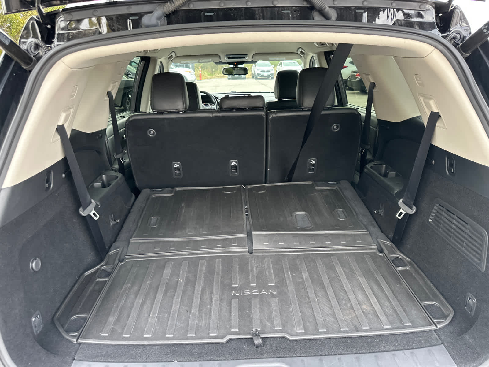 Thumbnail: 2022 Nissan Pathfinder - 12