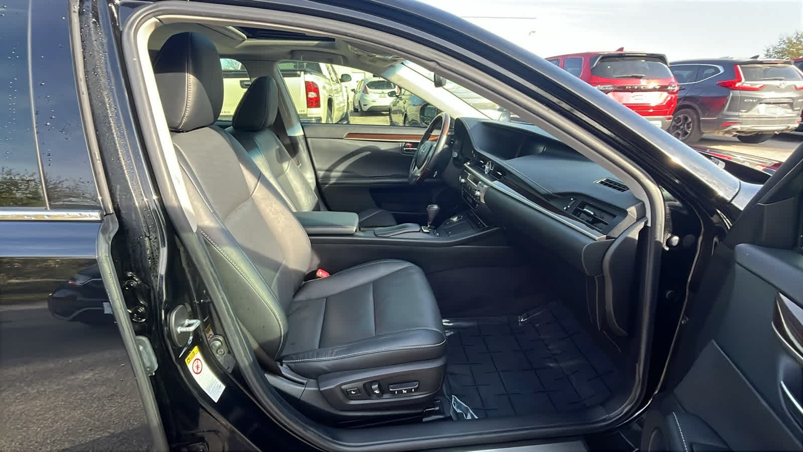 Thumbnail: 2014 Lexus ES - 8