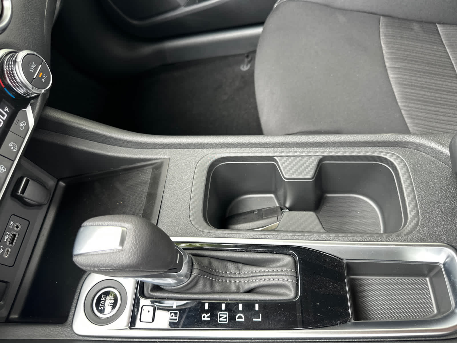 2025 Nissan Sentra SV 27