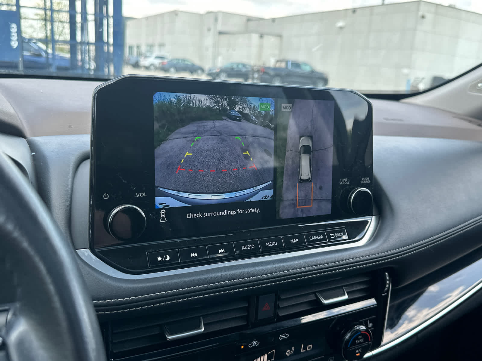 Thumbnail: 2023 Nissan Rogue - 25