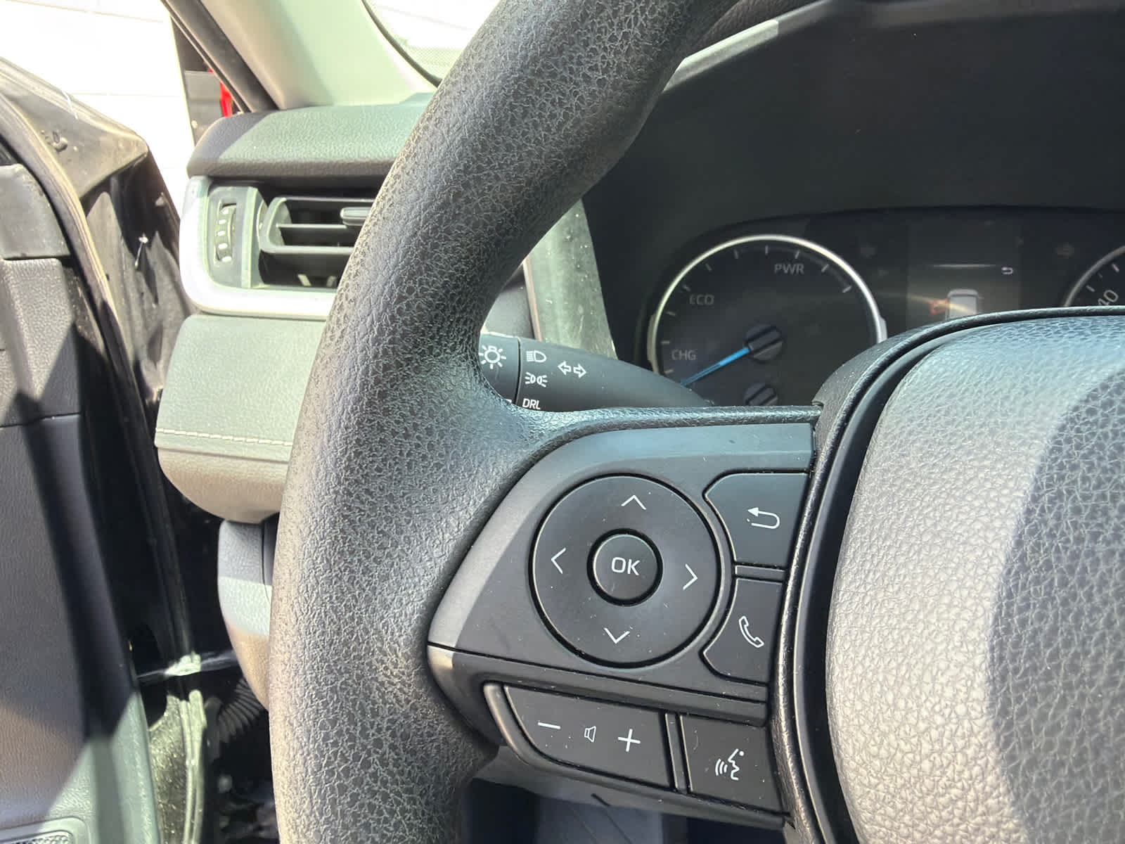 Thumbnail: 2022 Toyota RAV4 - 20