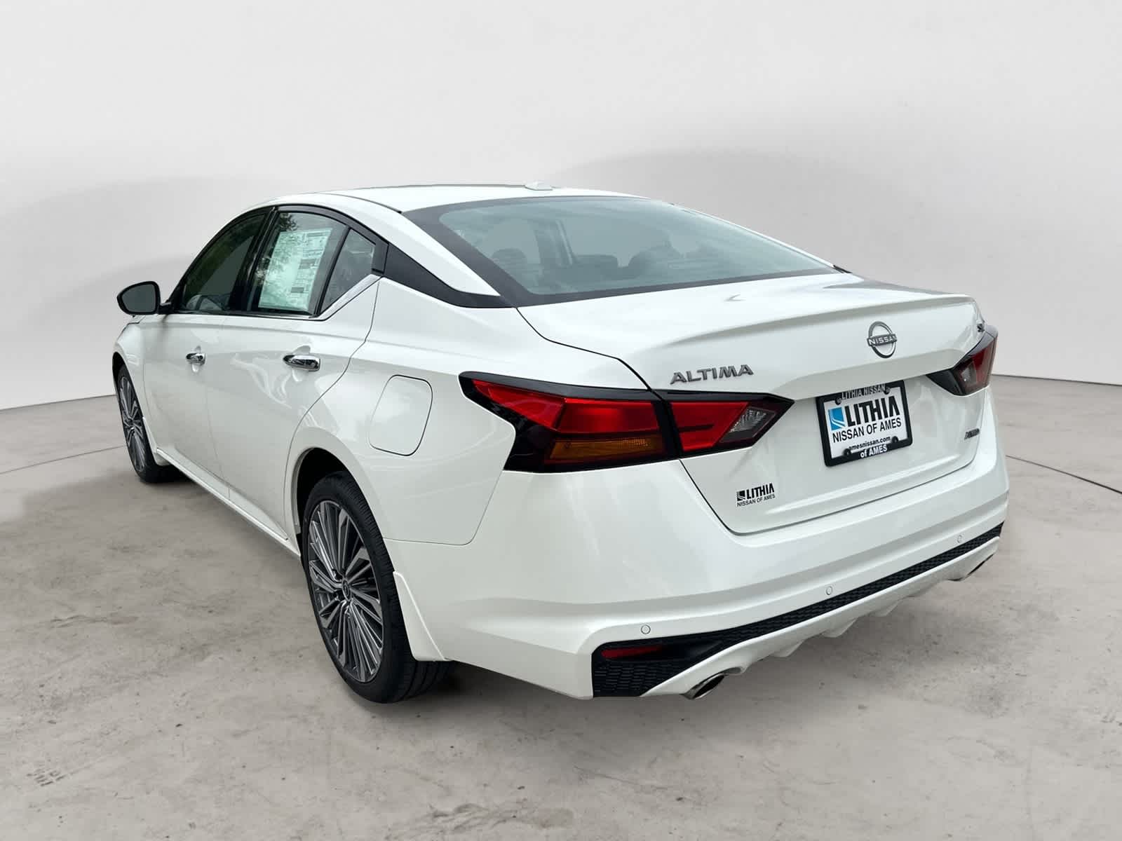 Thumbnail: 2025 Nissan Altima - 2