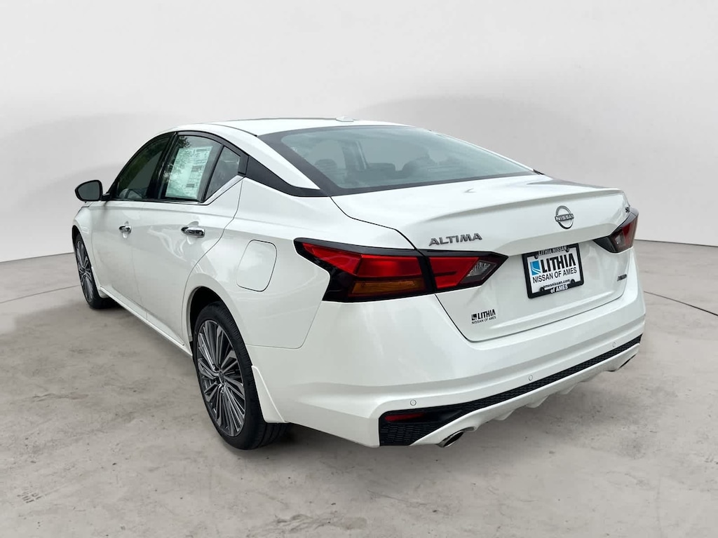 New 2025 Nissan Altima SL Sedan