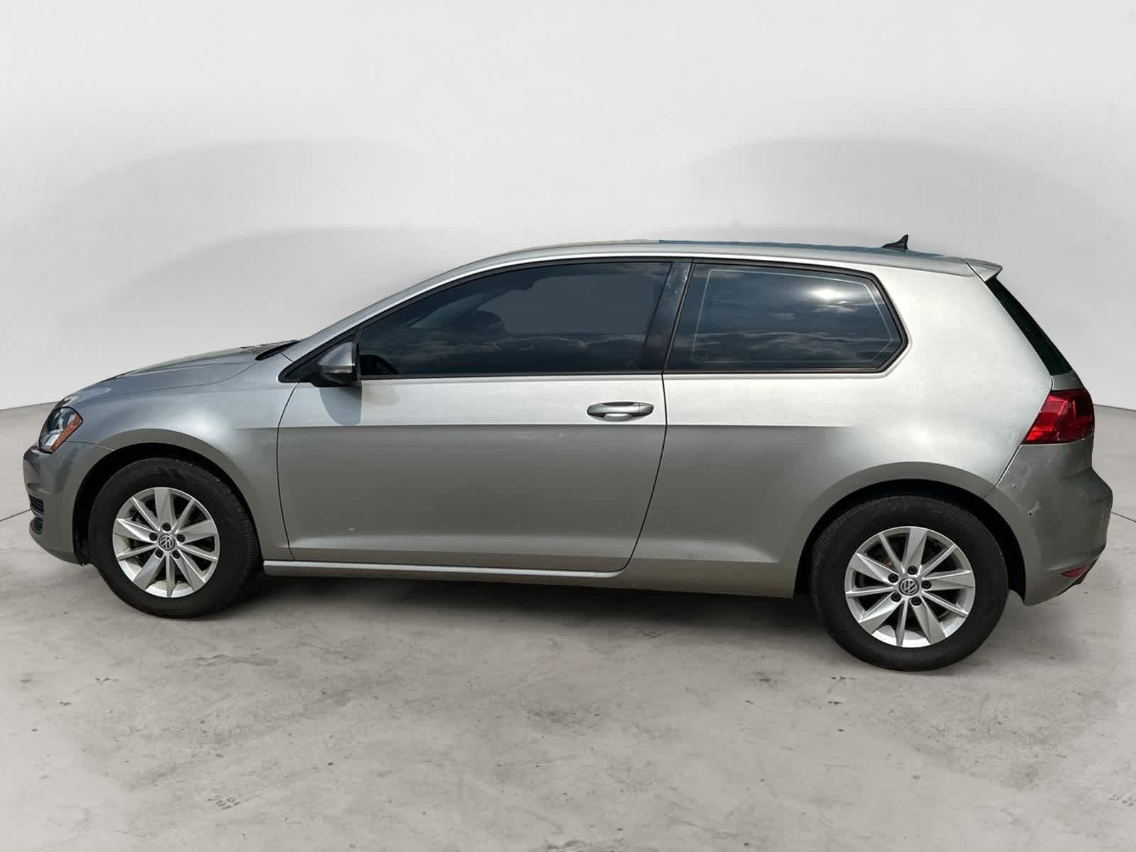 2015 Volkswagen Golf S 3