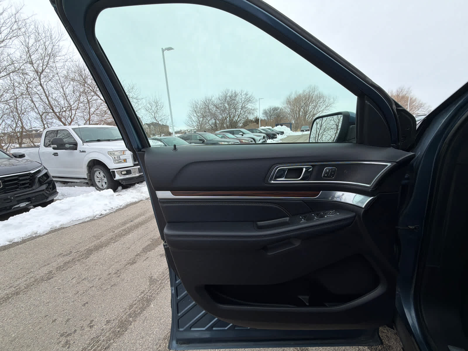 Thumbnail: 2018 Ford Explorer - 18