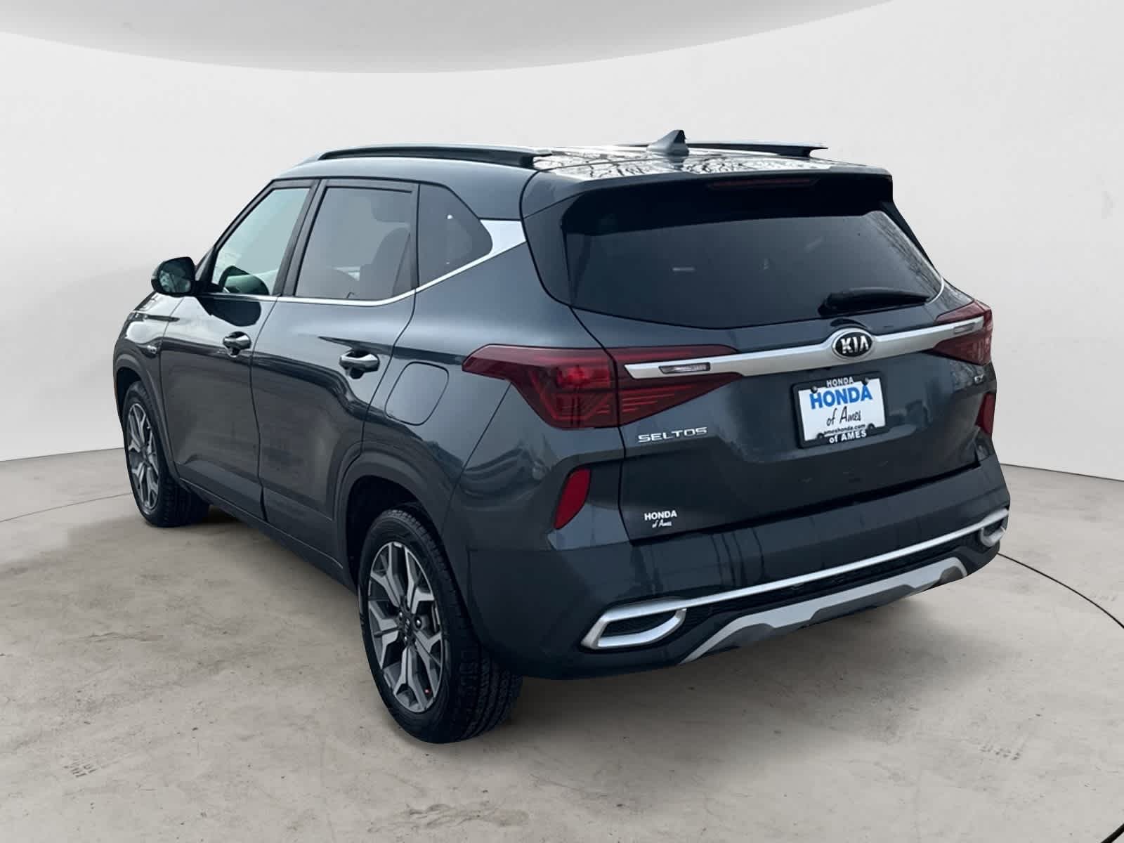 Thumbnail: 2021 Kia Seltos - 3