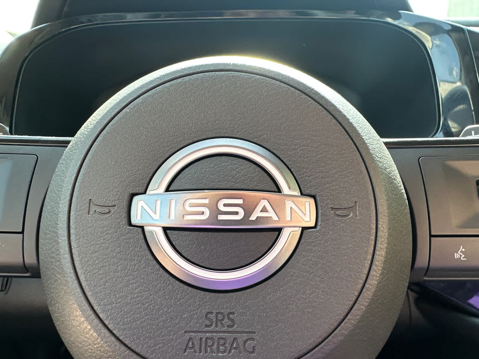 2022 Nissan Pathfinder SV 26
