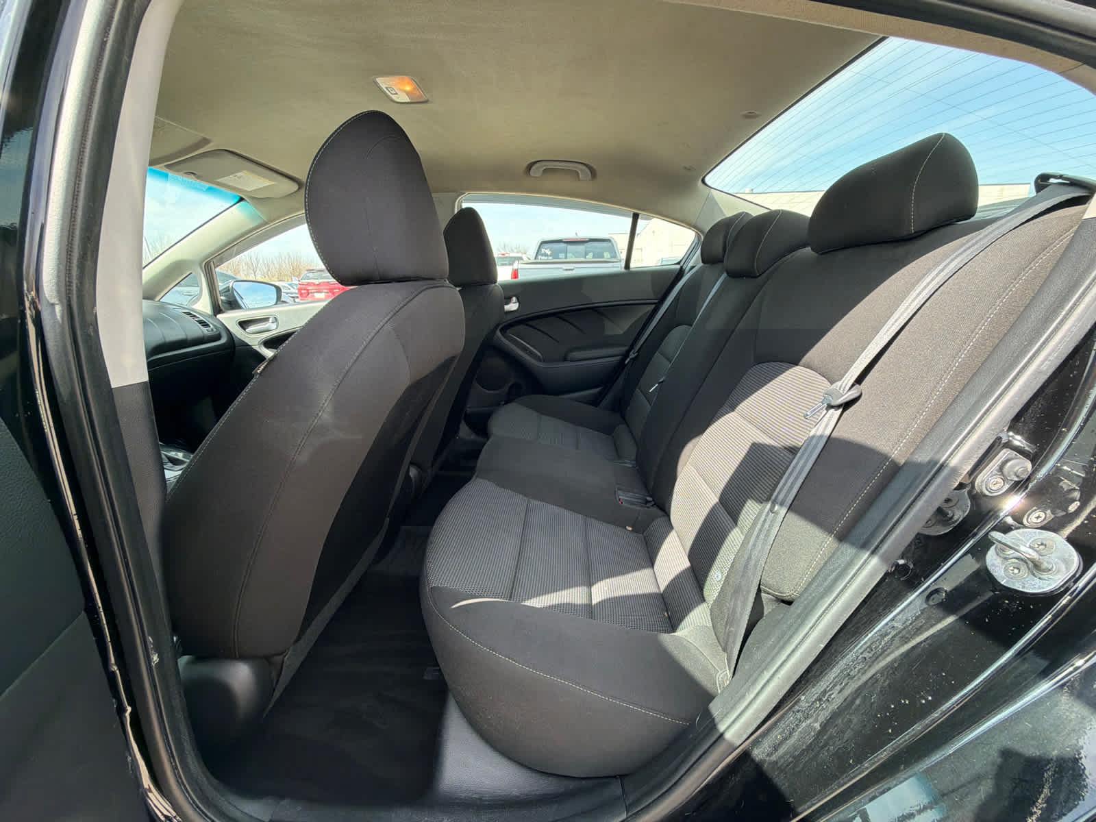 Thumbnail: 2017 Kia Forte - 15