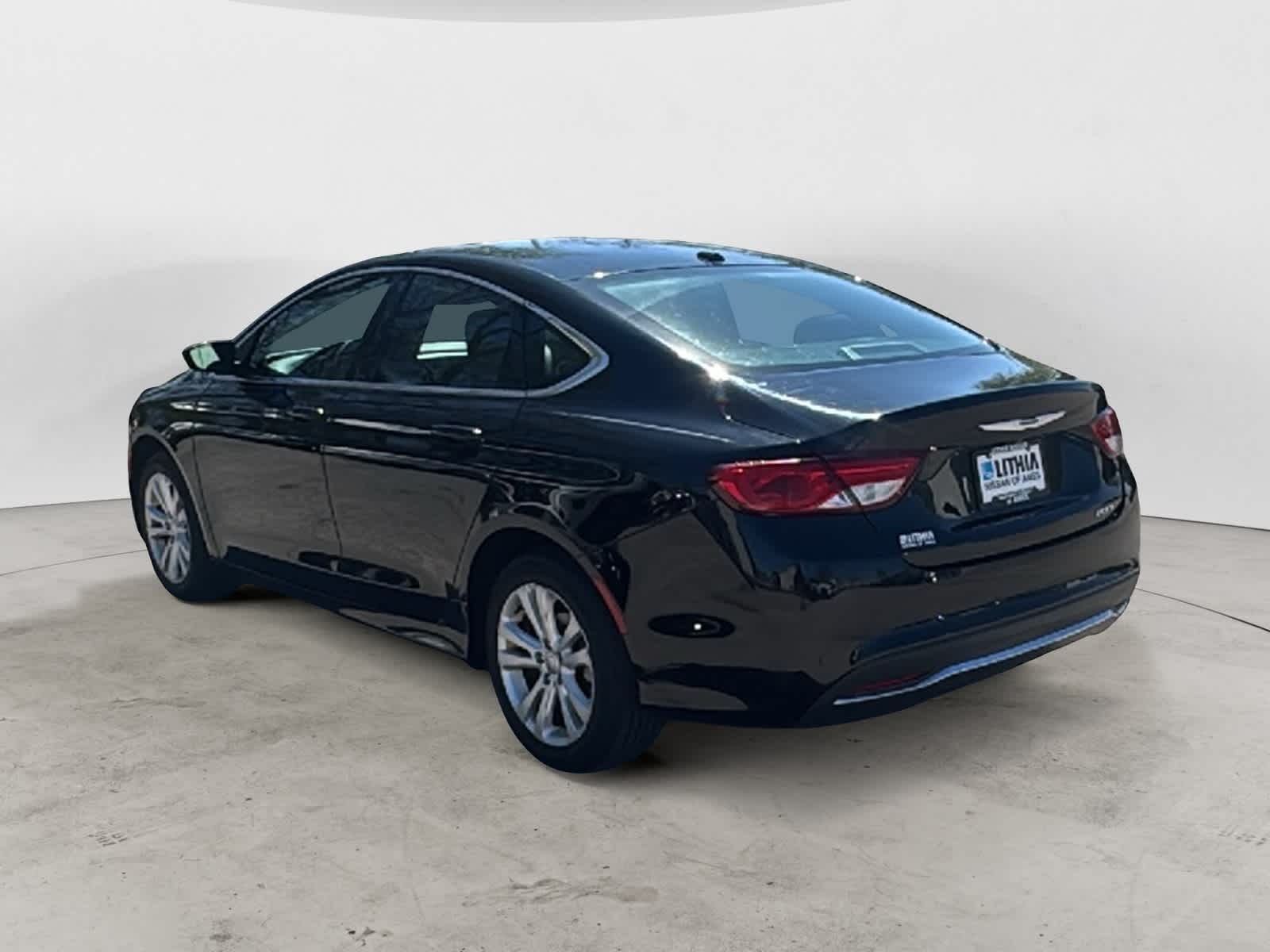 Thumbnail: 2015 Chrysler 200 - 3