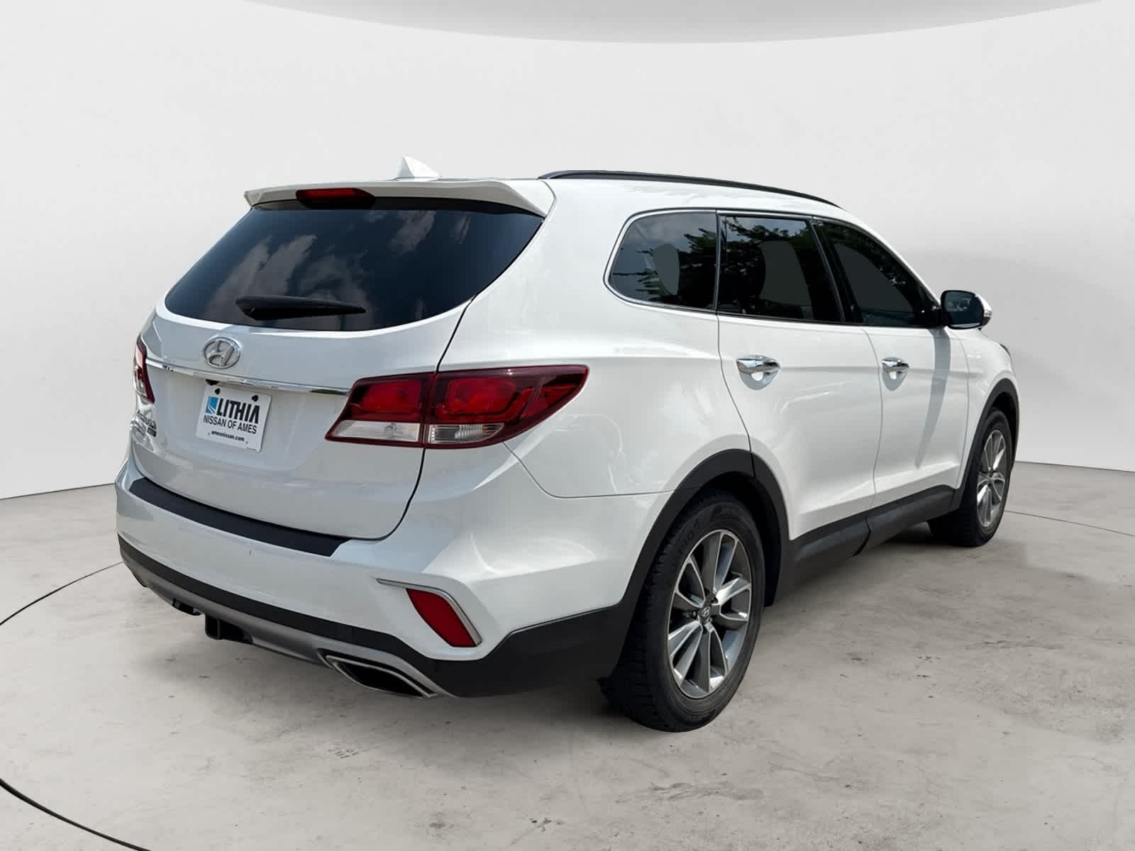 Thumbnail: 2019 Hyundai Santa Fe - 6