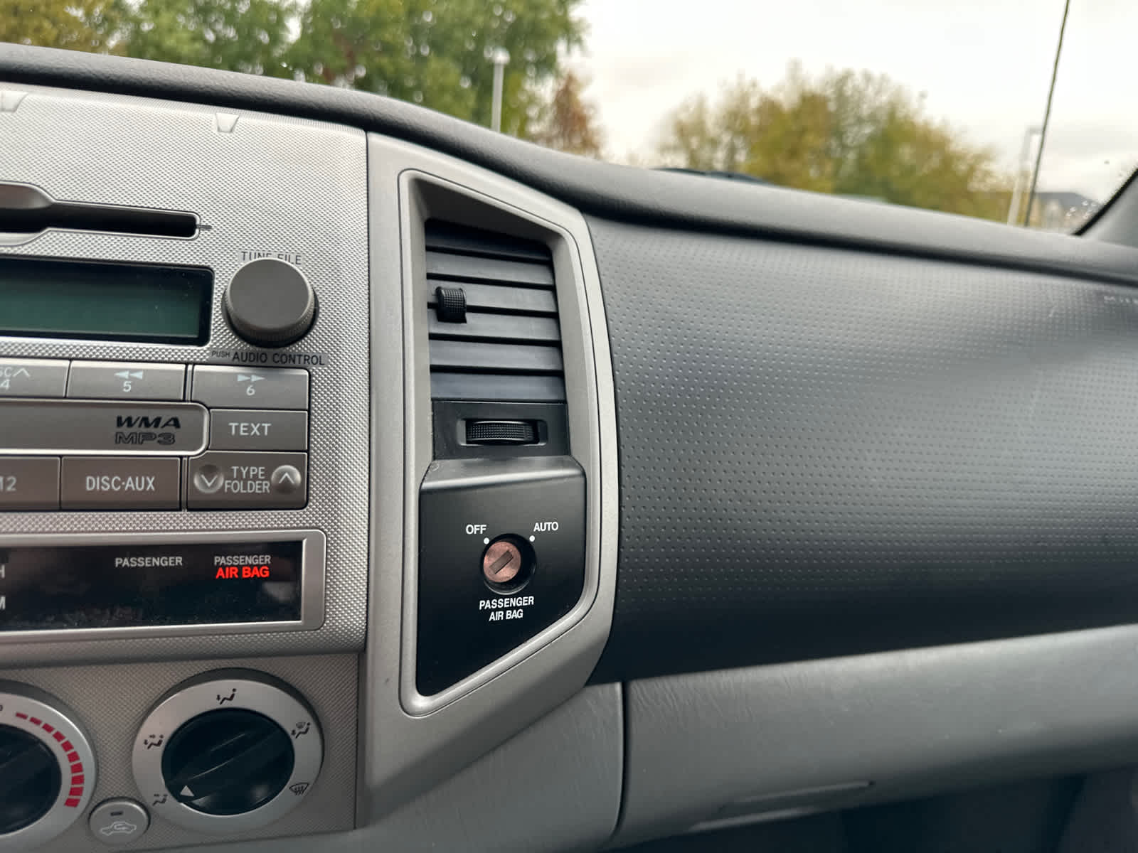 Thumbnail: 2009 Toyota Tacoma - 23