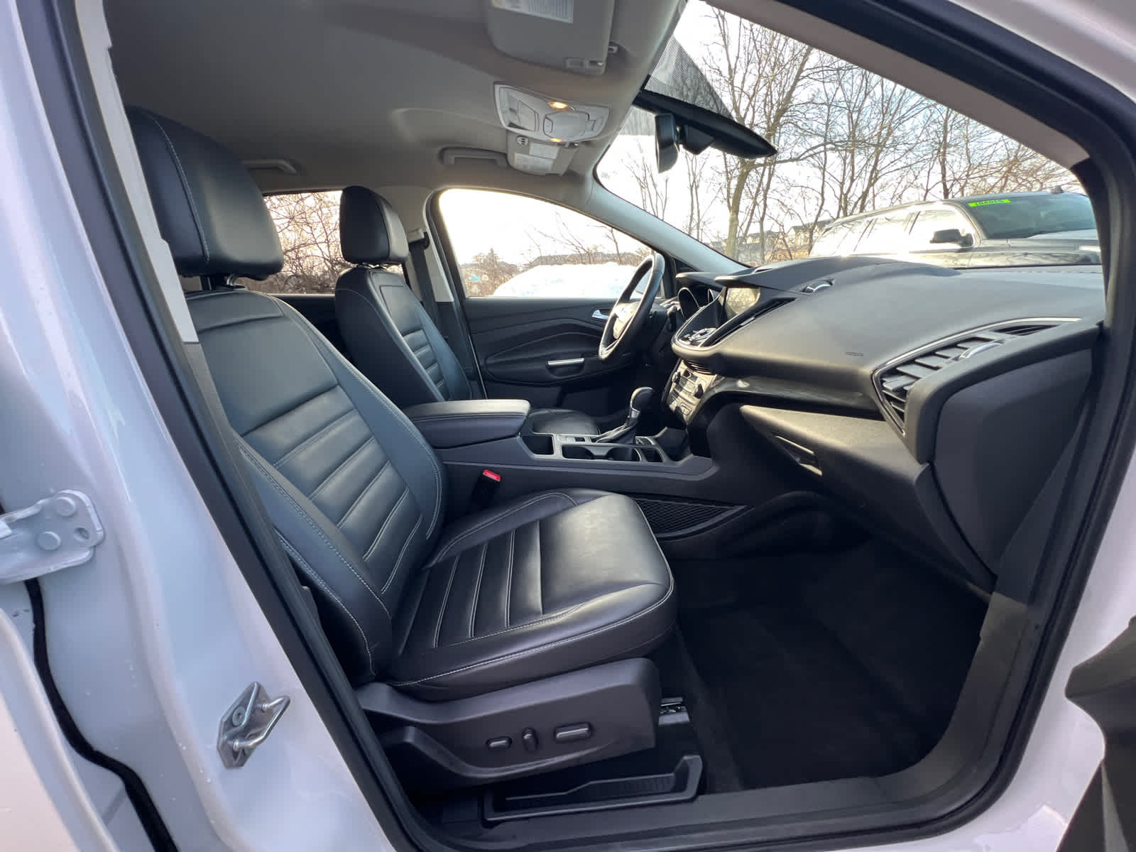 Thumbnail: 2017 Ford Escape - 8