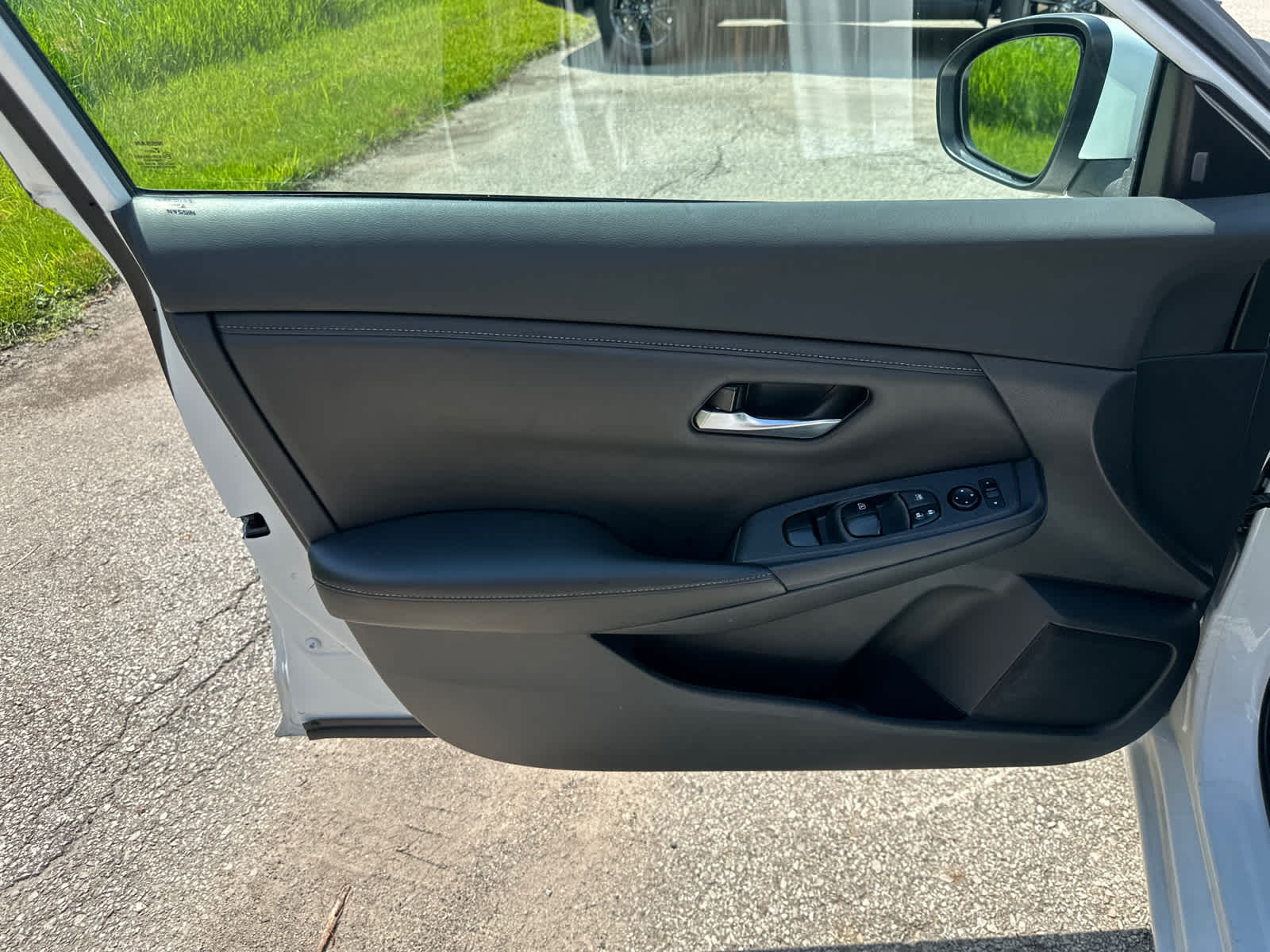 Thumbnail: 2021 Nissan Sentra - 17