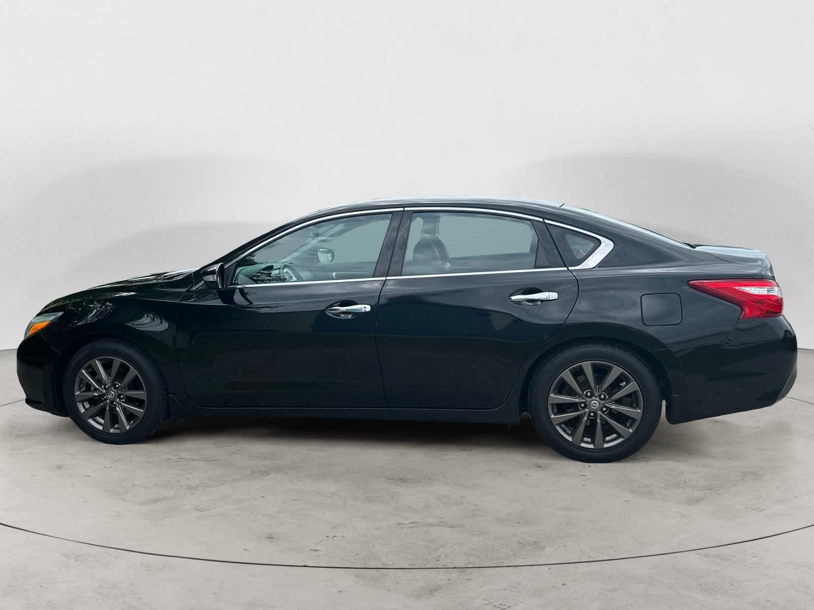 Thumbnail: 2016 Nissan Altima - 3