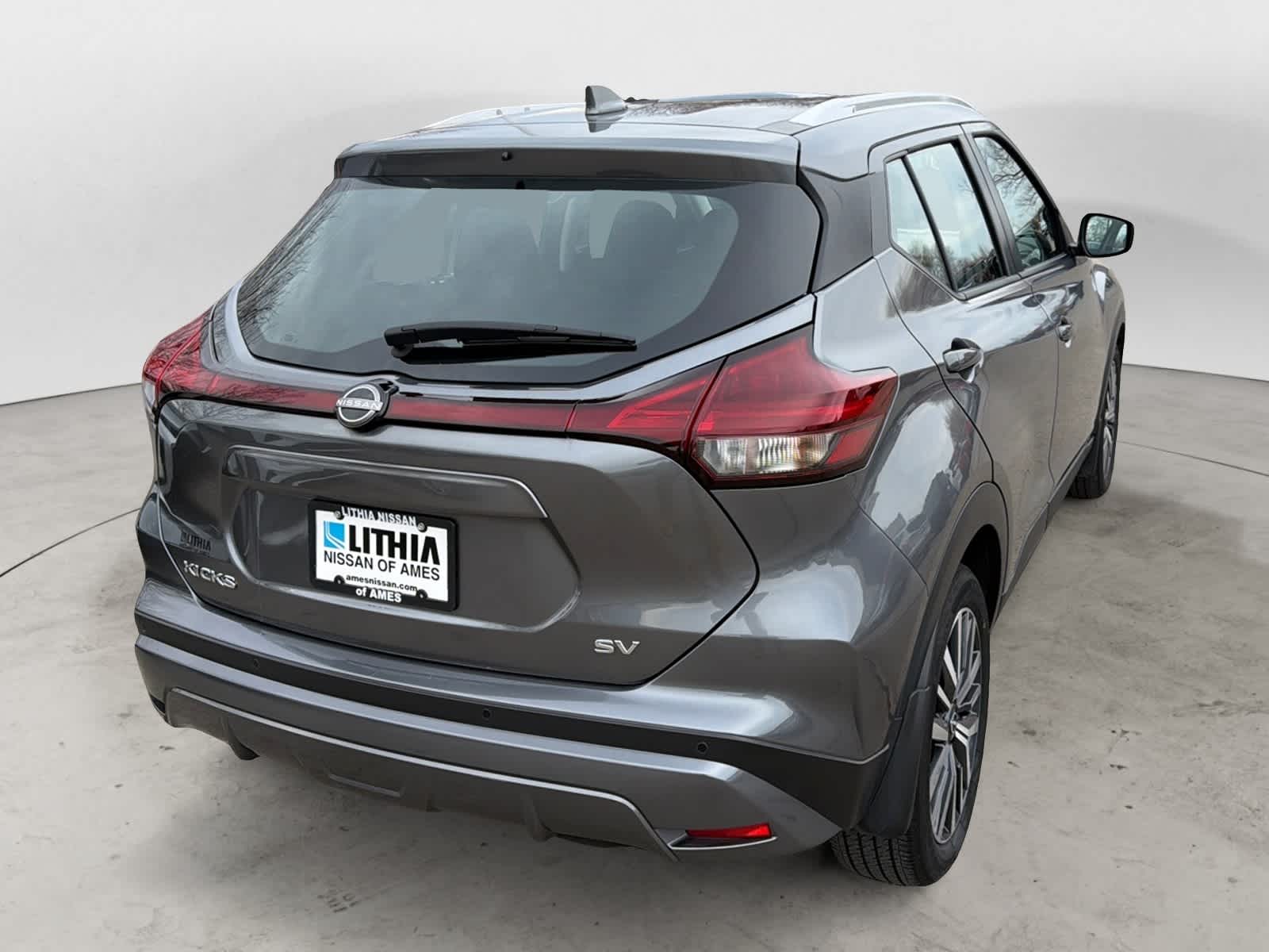 Thumbnail: 2023 Nissan Kicks - 4