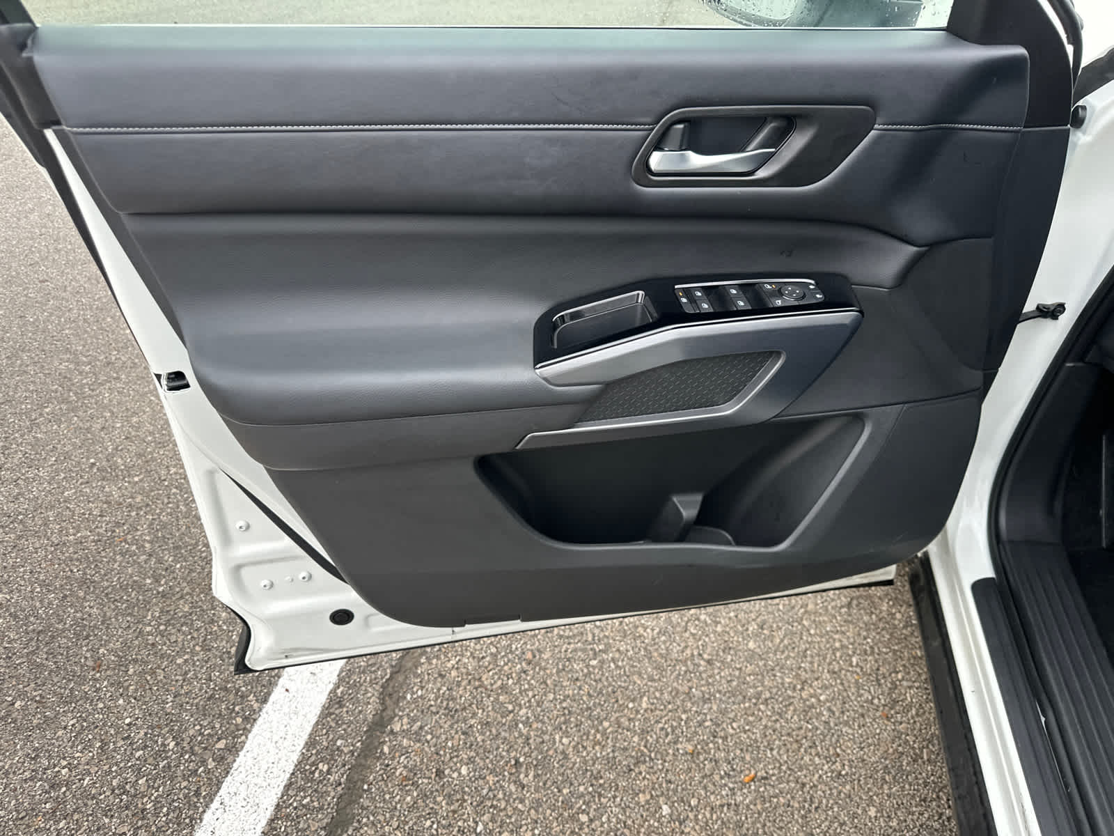 Thumbnail: 2023 Nissan Pathfinder - 14