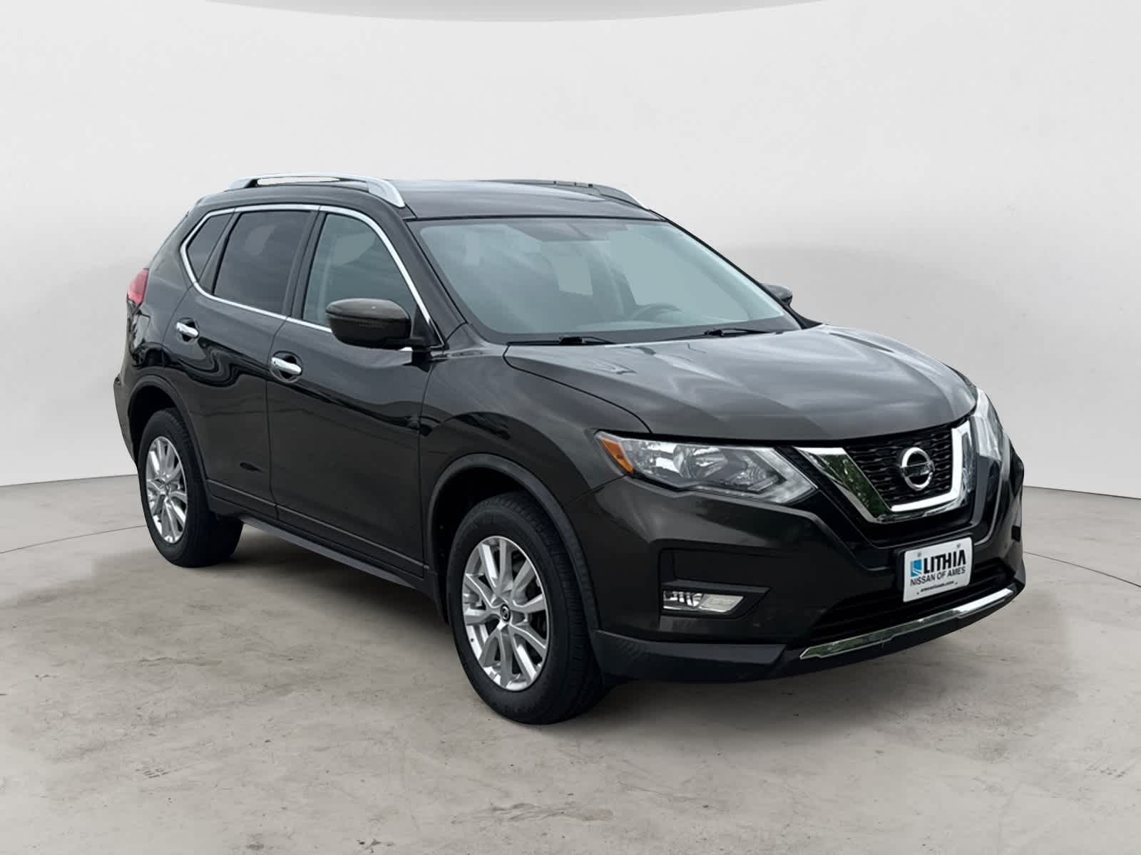 Thumbnail: 2017 Nissan Rogue - 6