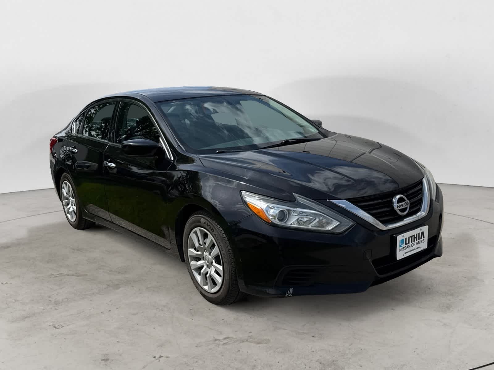 Thumbnail: 2017 Nissan Altima - 6