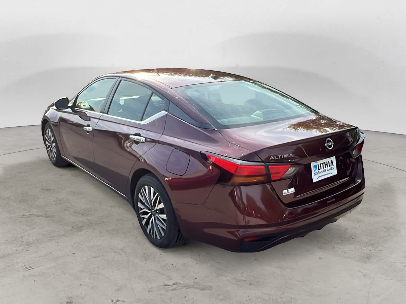 2023 Nissan Altima 2.5 SV photo 3
