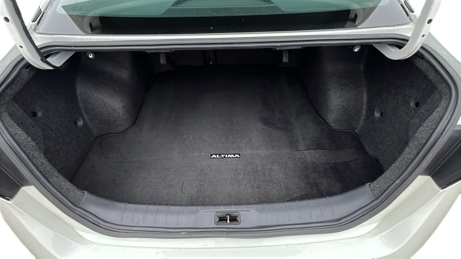 Thumbnail: 2022 Nissan Altima - 6