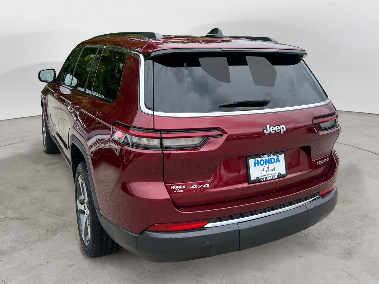 2023 Jeep Grand Cherokee Limited photo 2