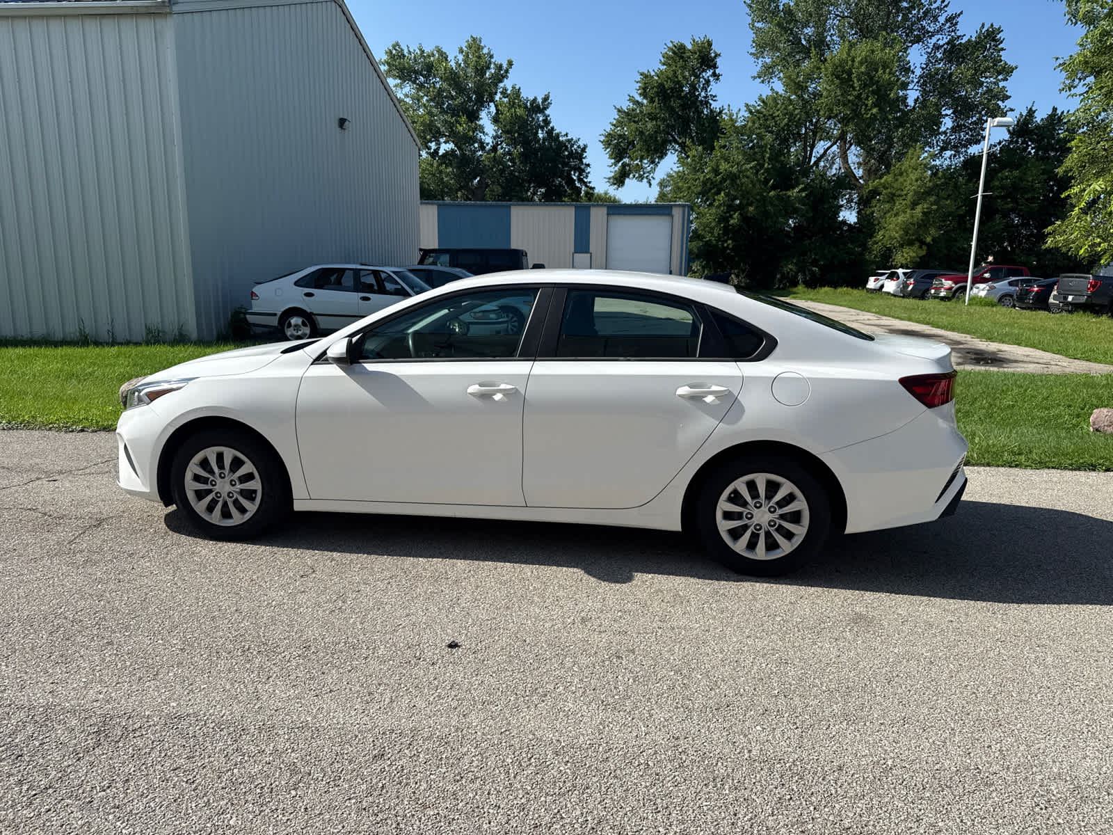 Thumbnail: 2022 Kia Forte - 3