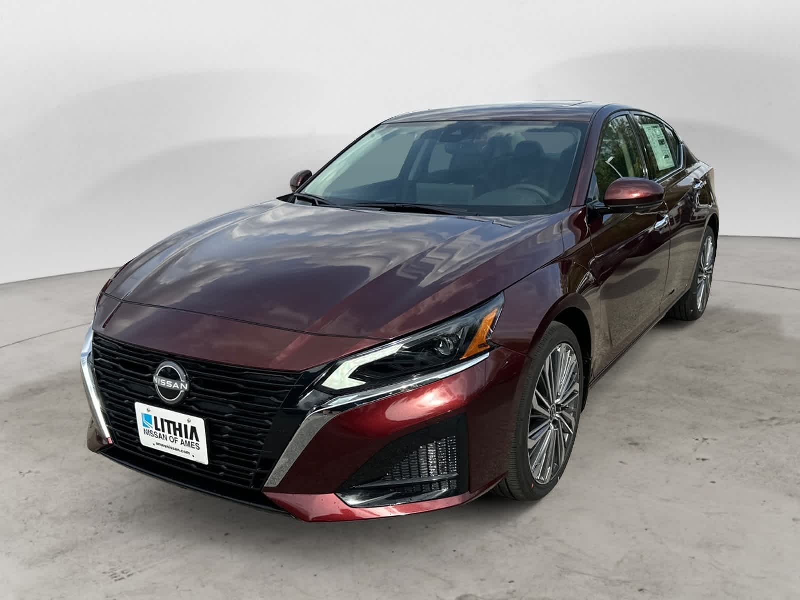 2025 Nissan Altima SL's photo