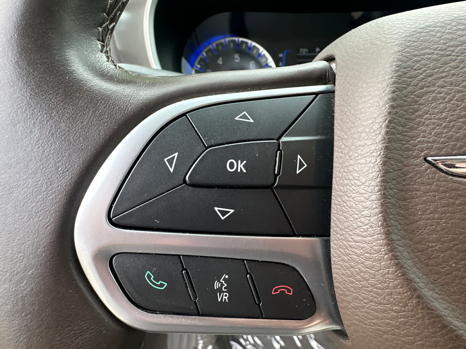 Thumbnail: 2017 Chrysler Pacifica - 16