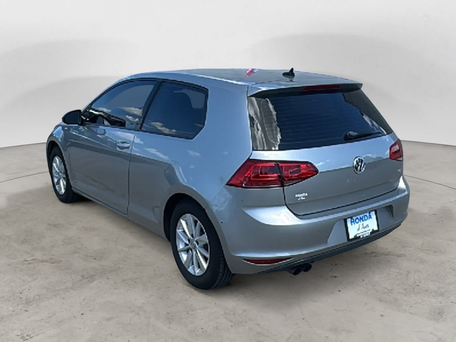 Thumbnail: 2015 Volkswagen Golf - 3