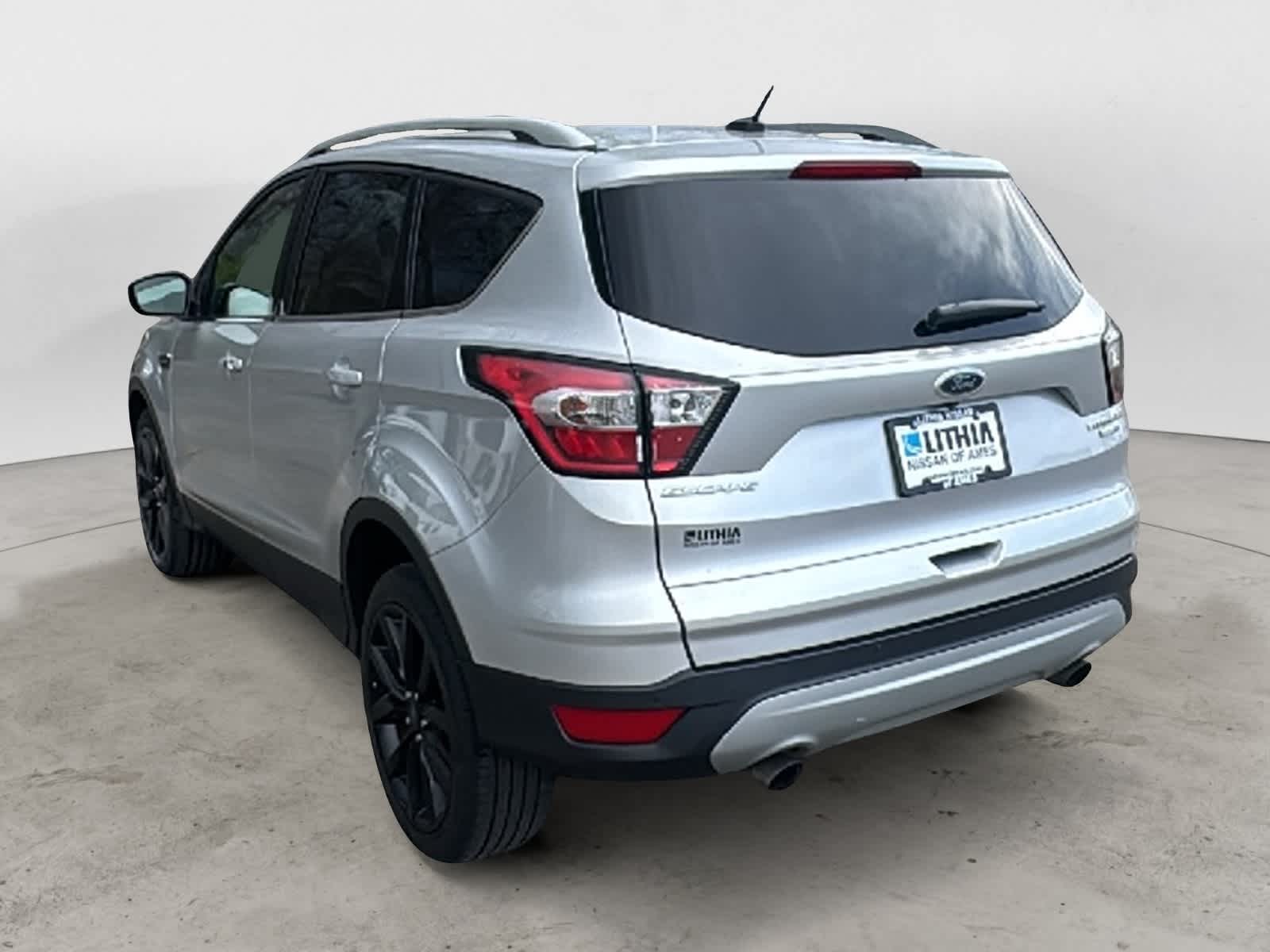 Thumbnail: 2017 Ford Escape - 3