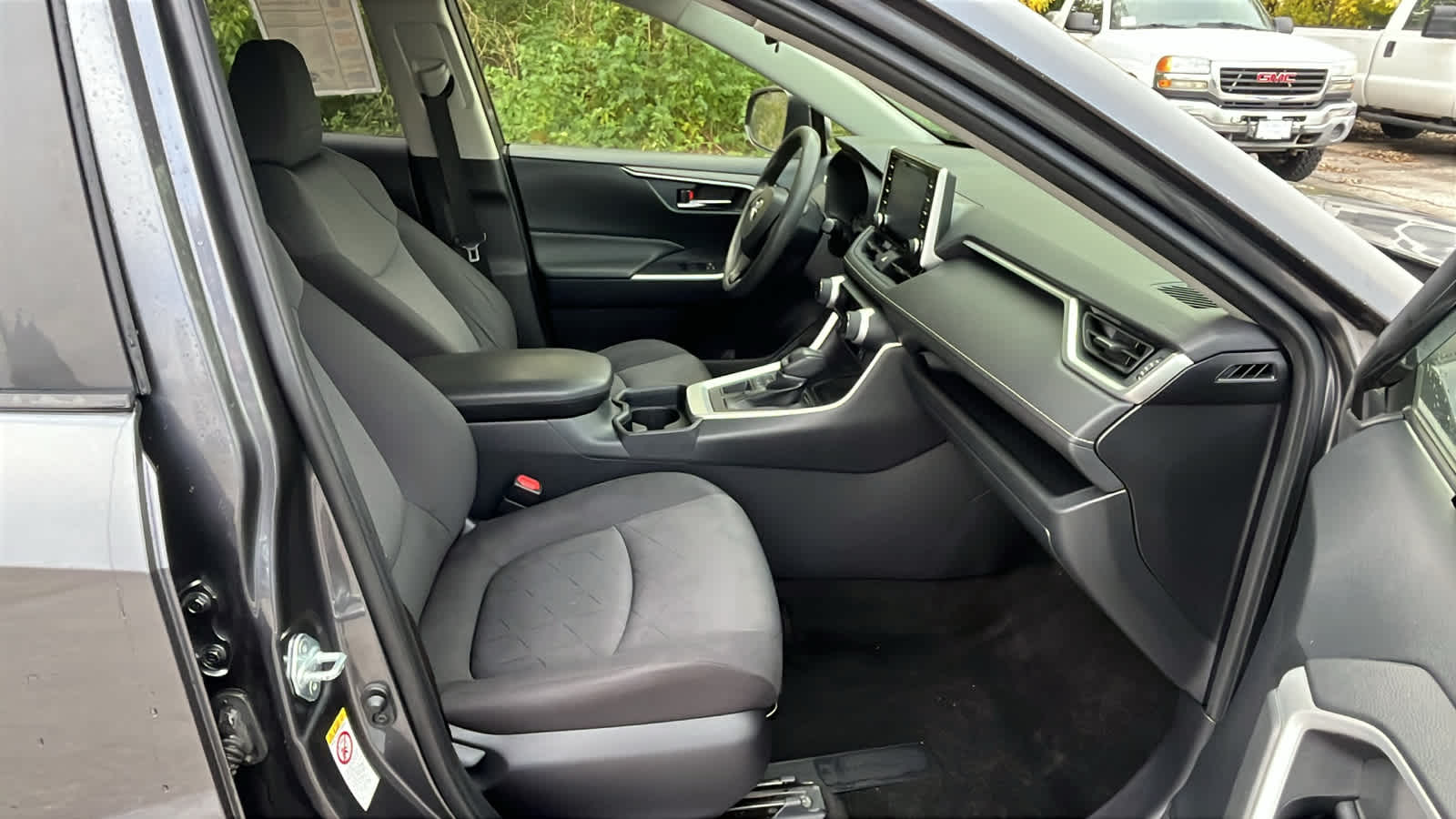 Thumbnail: 2019 Toyota RAV4 - 9