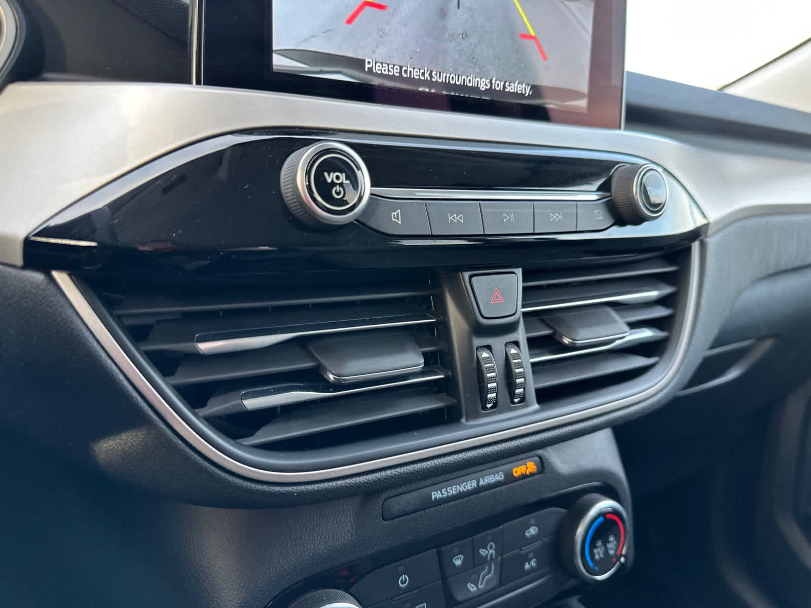 Thumbnail: 2021 Ford Escape - 25