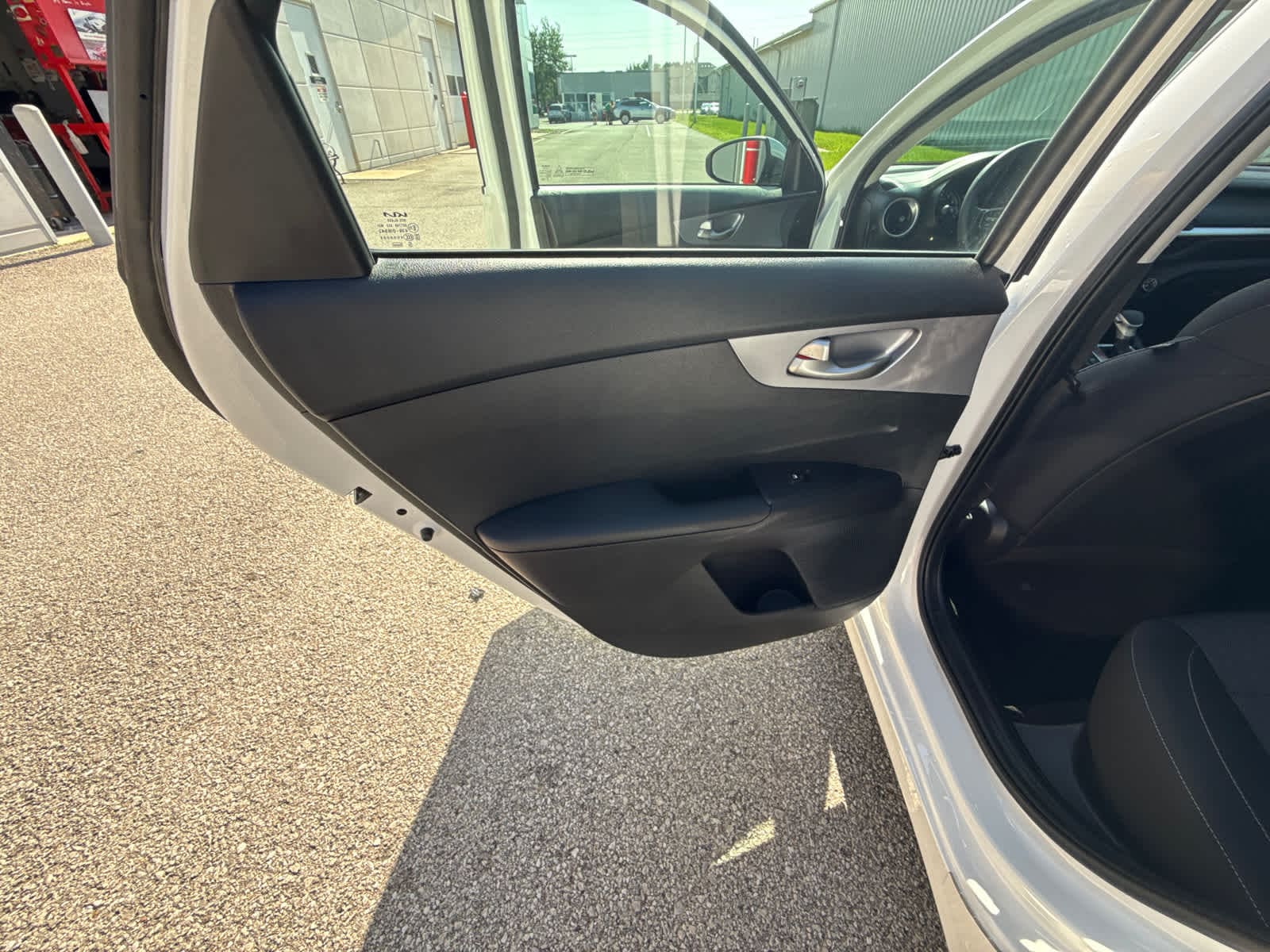 Thumbnail: 2022 Kia Forte - 25