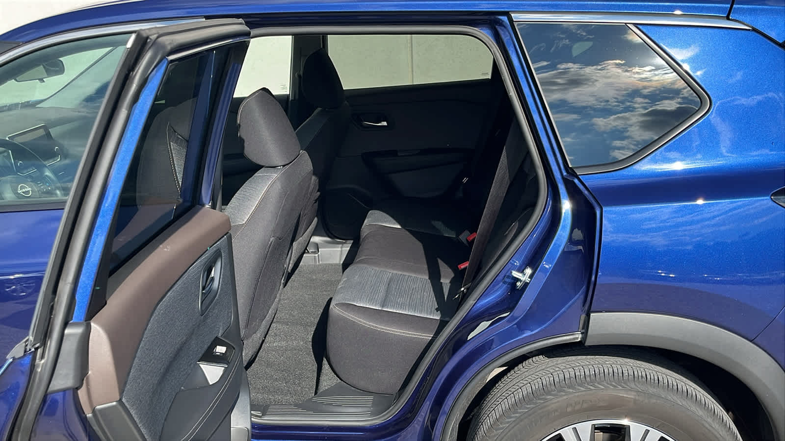 Thumbnail: 2023 Nissan Rogue - 13